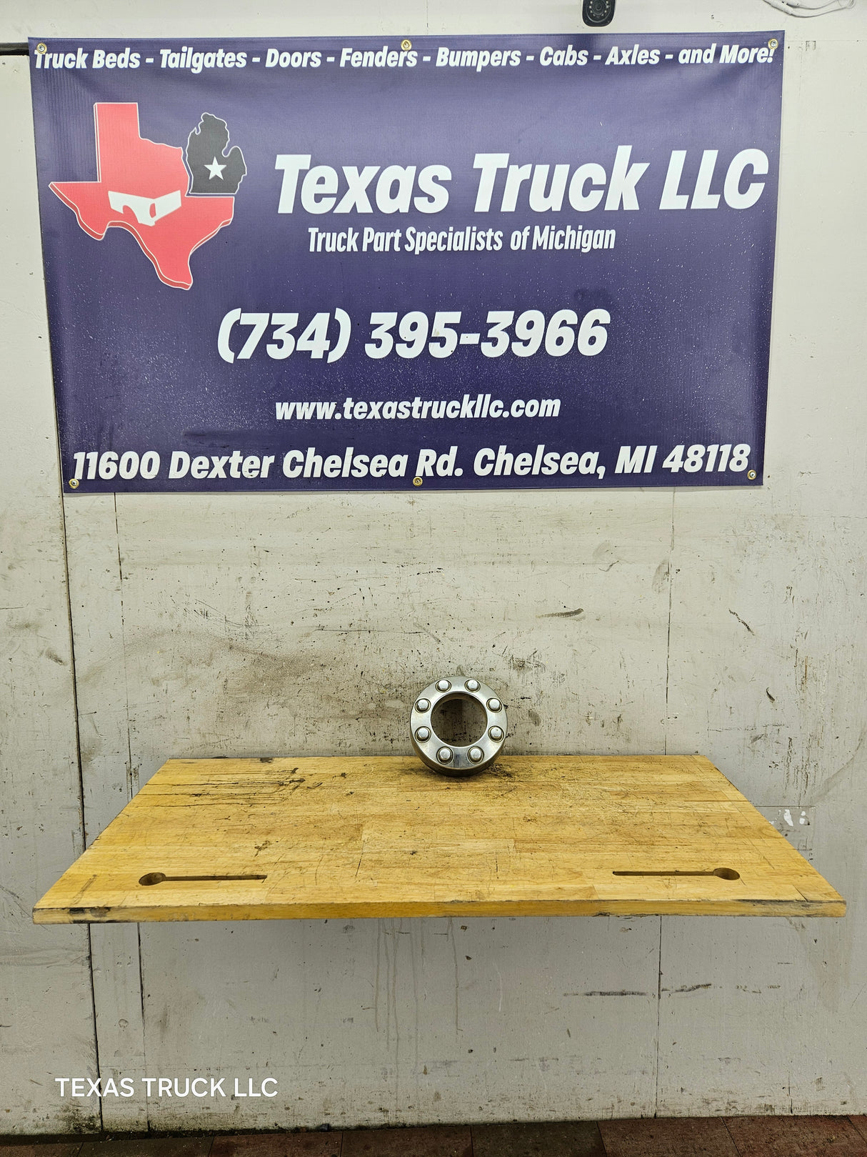 2008-2016 Ford Super Duty F250 F350 Front Hub Cap Chrome Center Cap 4x4 SINGLE REAR WHEEL 8 LUG