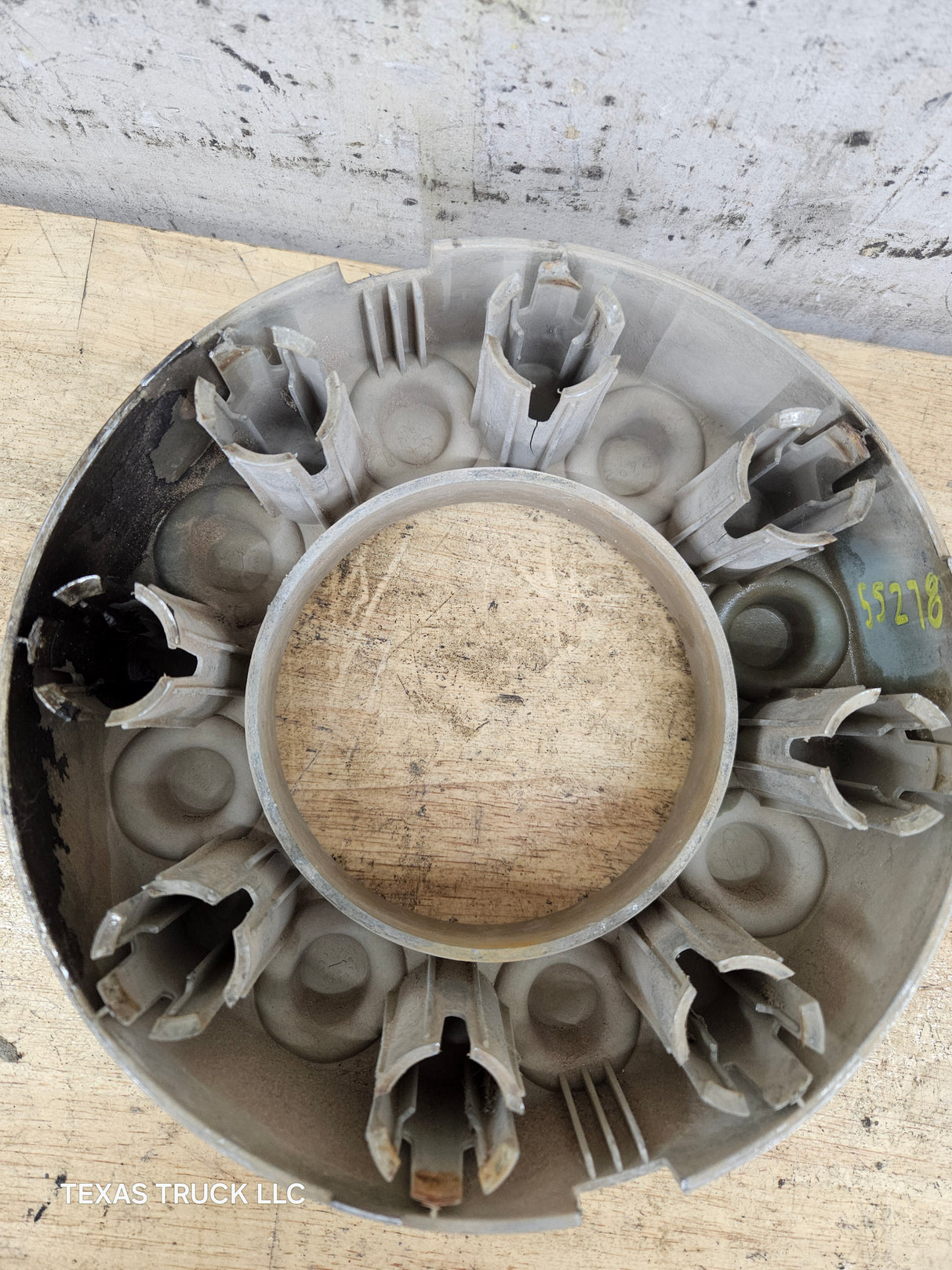 2008-2016 Ford Super Duty F250 F350 Front Hub Cap Chrome Center Cap 4x4 SINGLE REAR WHEEL 8 LUG