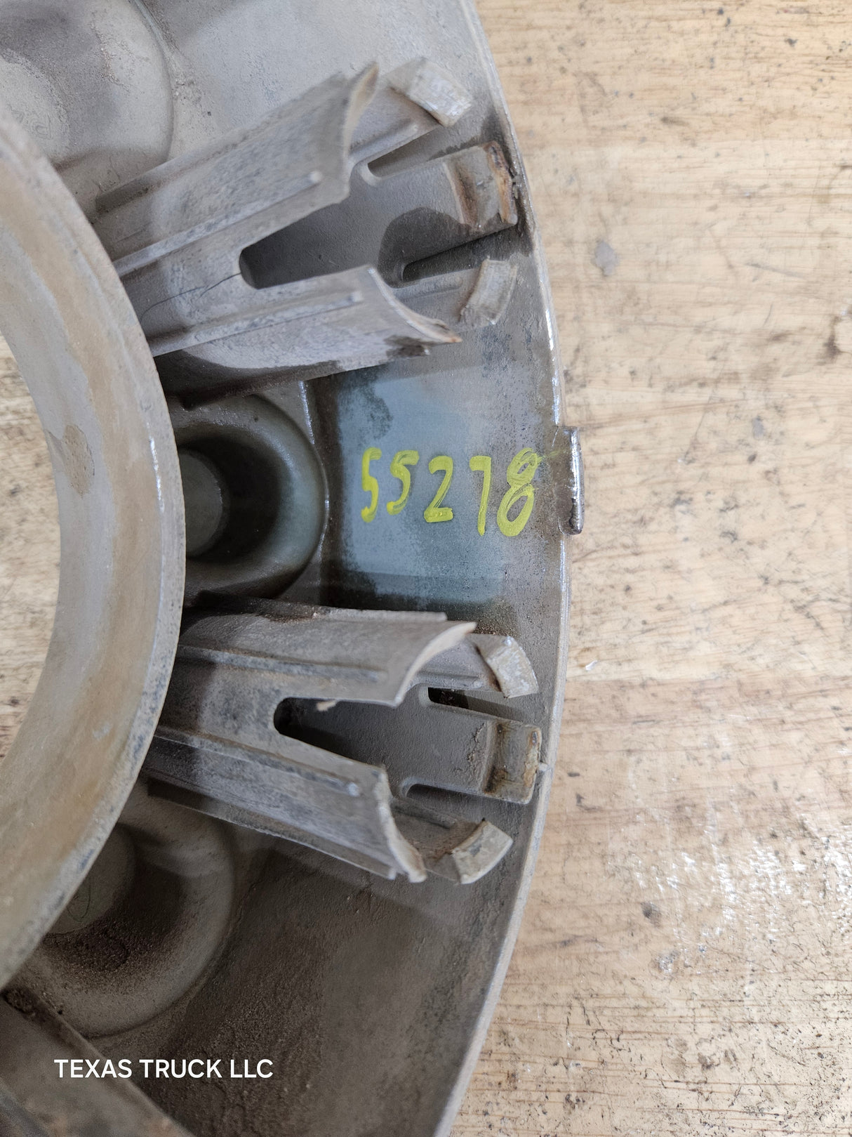 2008-2016 Ford Super Duty F250 F350 Front Hub Cap Chrome Center Cap 4x4 SINGLE REAR WHEEL 8 LUG