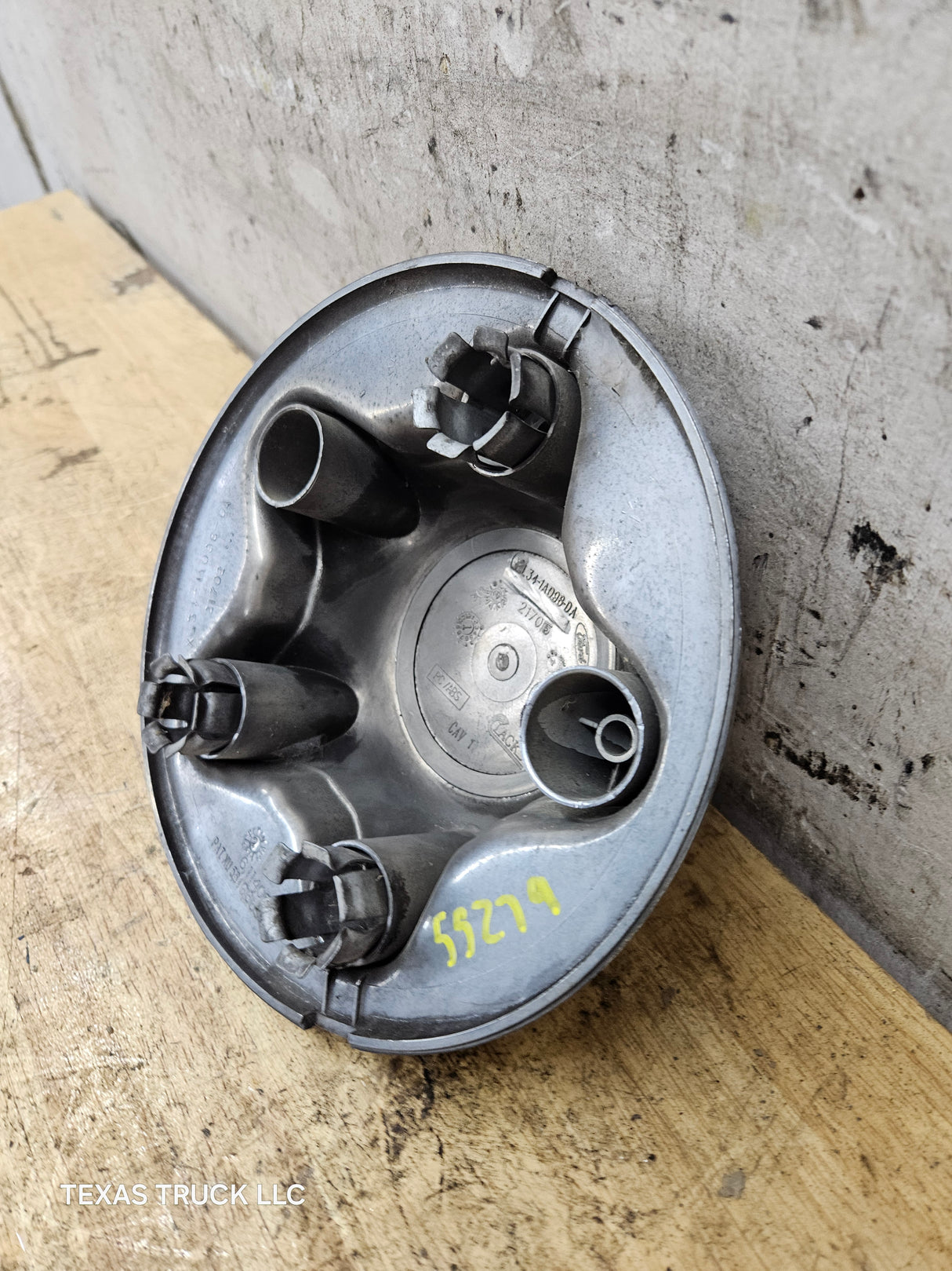 1997-2004 Ford F150 Hub Cap Center Cap F75A-1A096-EA