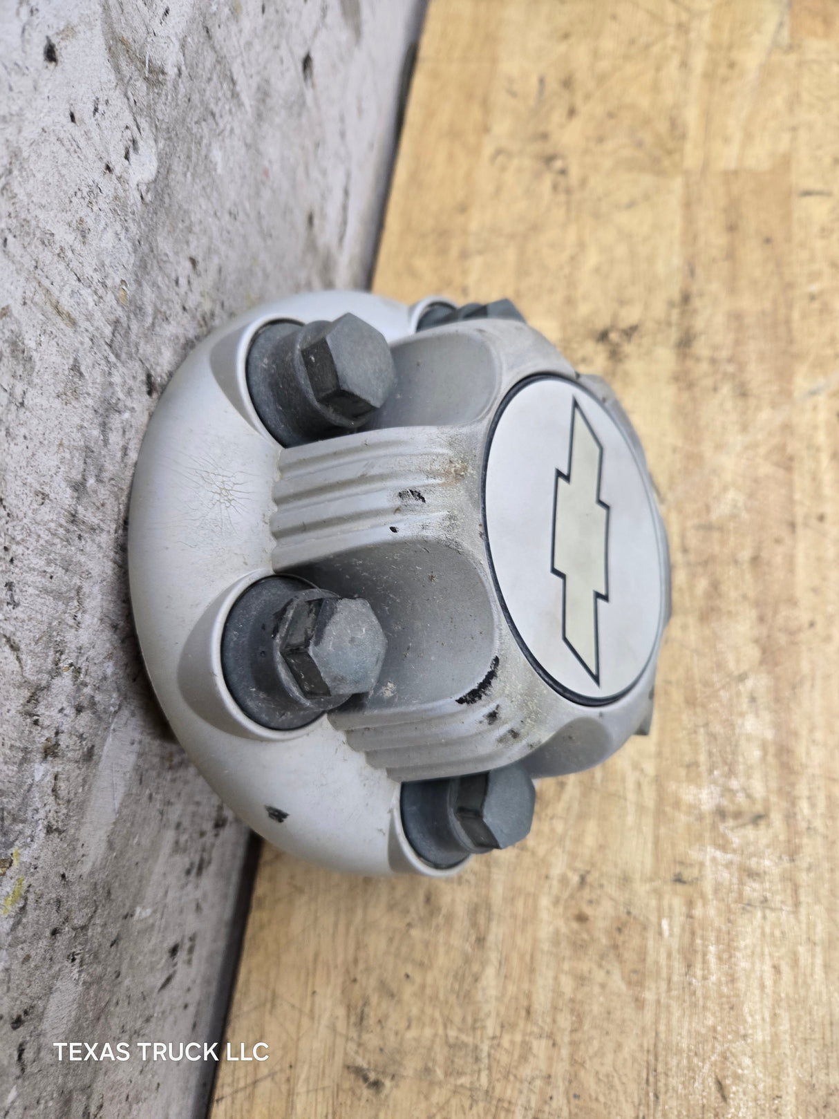 1999-2014 OEM Chevrolet Silverado  Wheel Center Hub Cap Lug Cover 9596661