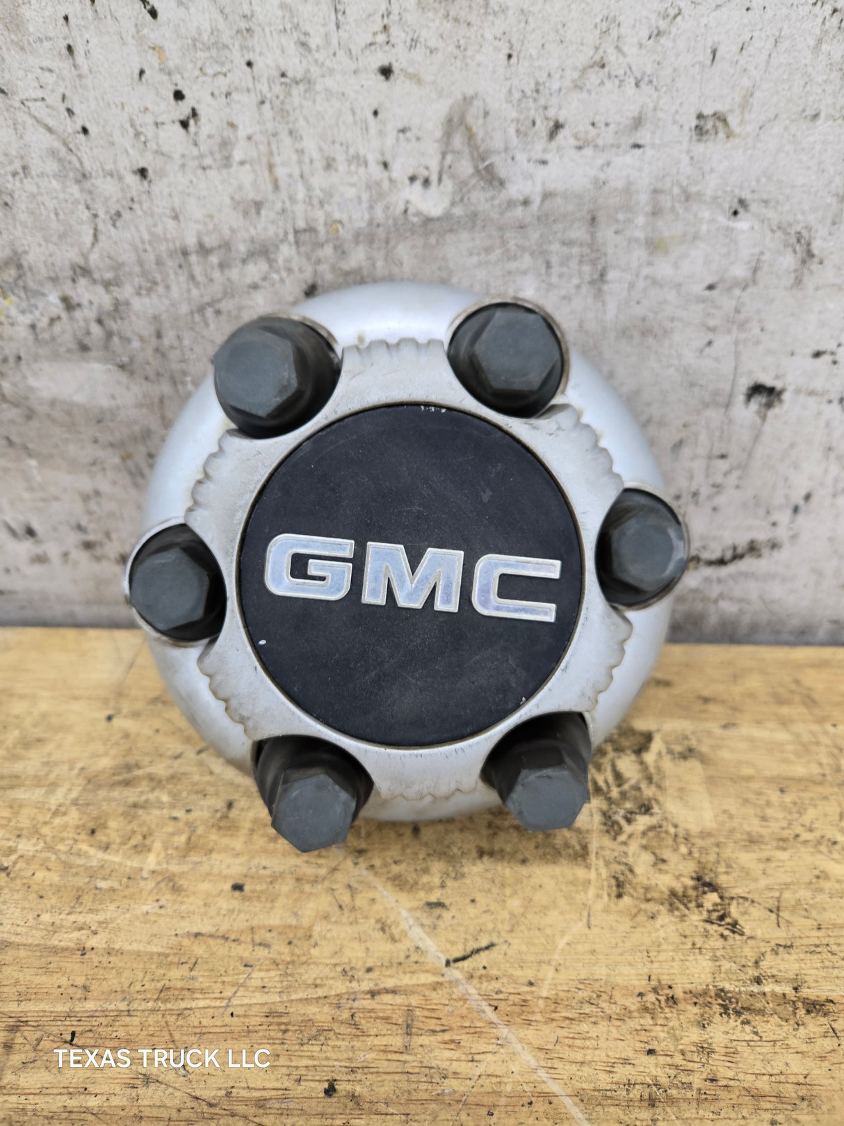 1999-2014 OEM GMC Sierra Denali Savanna Suburban Wheel Center Hub Cap Lug Cover 9596667