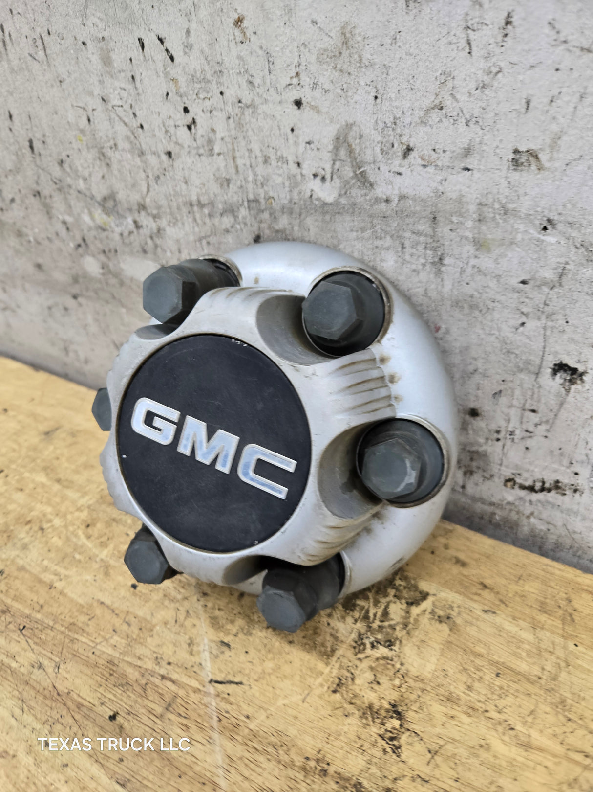 1999-2014 OEM GMC Sierra Denali Savanna Suburban Wheel Center Hub Cap Lug Cover 9596667