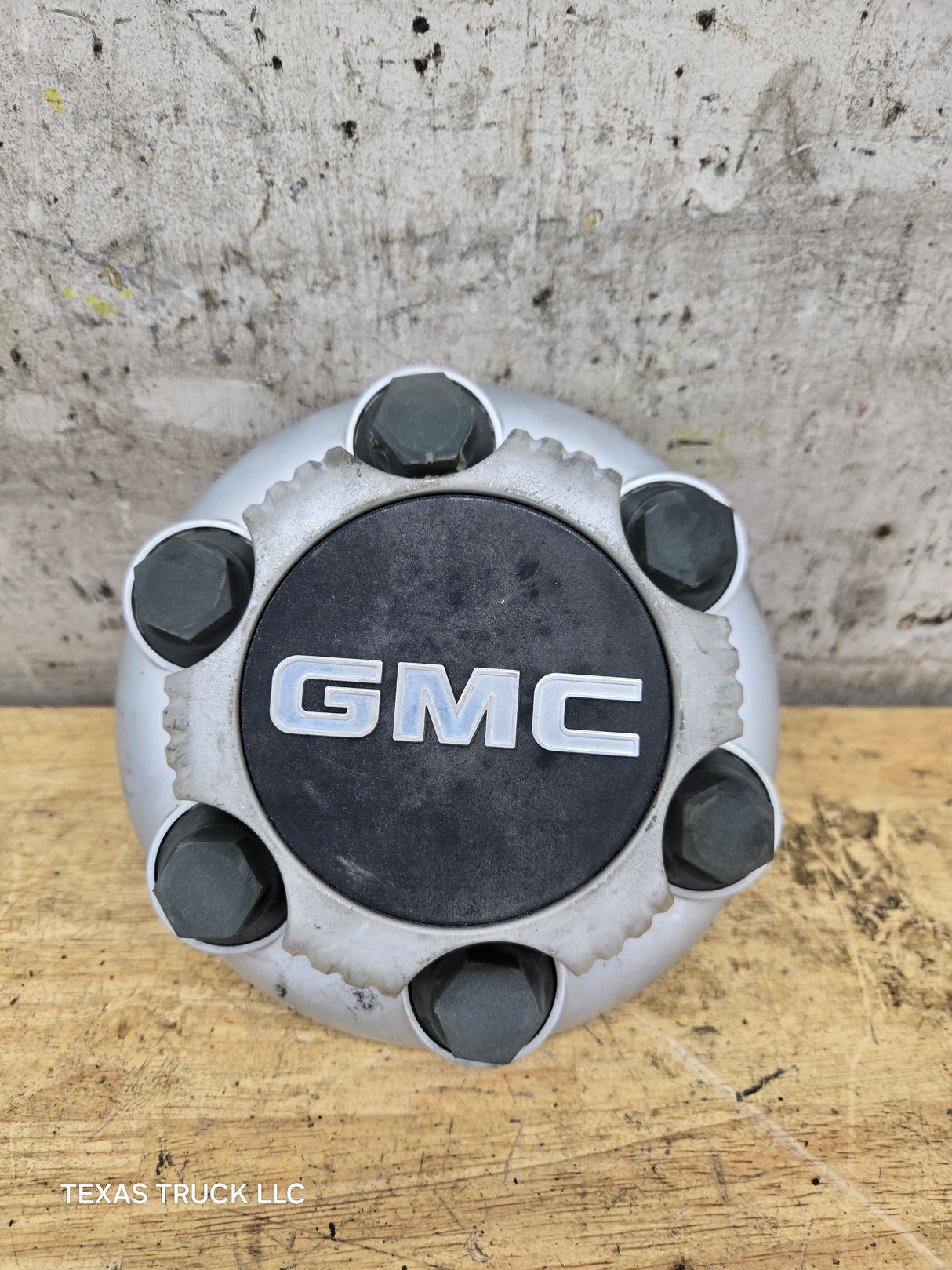 1999-2014 OEM GMC Sierra Denali Savanna Suburban Wheel Center Hub Cap Lug Cover 9596667