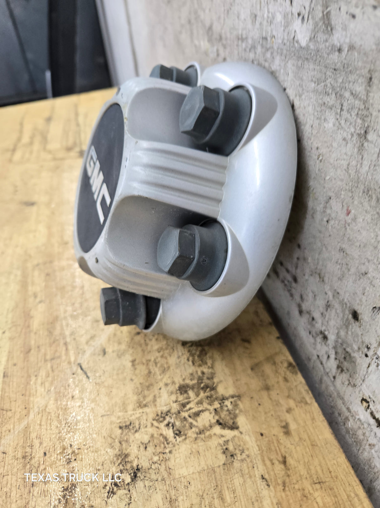 1999-2014 OEM GMC Sierra Denali Savanna Suburban Wheel Center Hub Cap Lug Cover 9596667