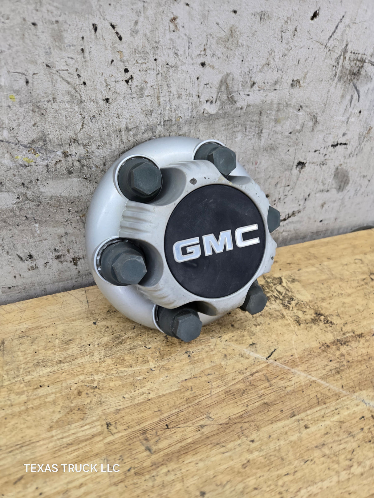 1999-2014 OEM GMC Sierra Denali Savanna Suburban Wheel Center Hub Cap Lug Cover 9596667