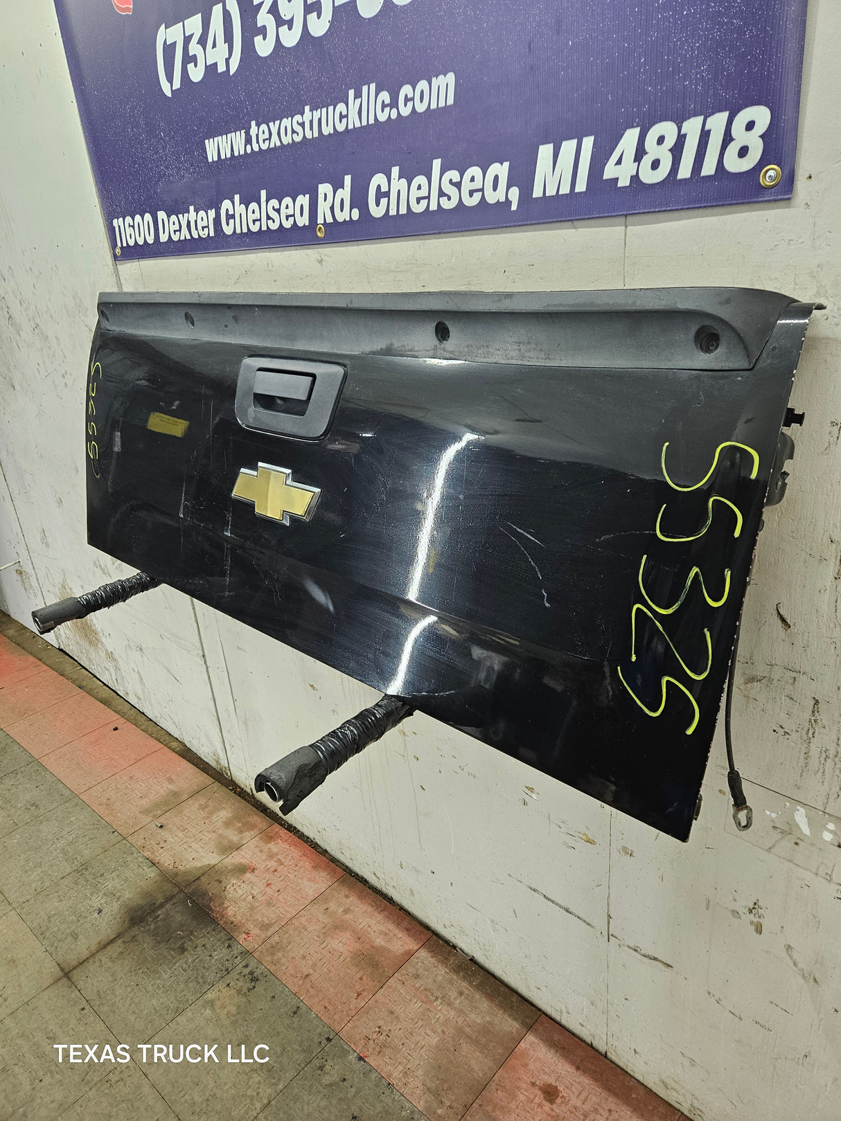 2007-2013 Chevrolet Silverado / GMC Sierra 1500 2500 3500 HD Tailgate