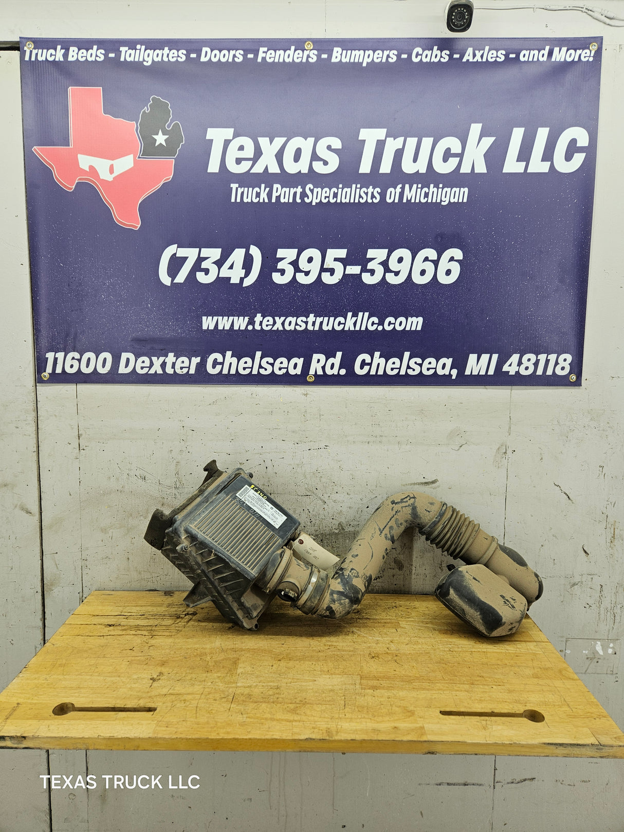 2008 Chevrolet Silverado / GMC Sierra 1500 4.3L Engine Air Intake Box Cleaner