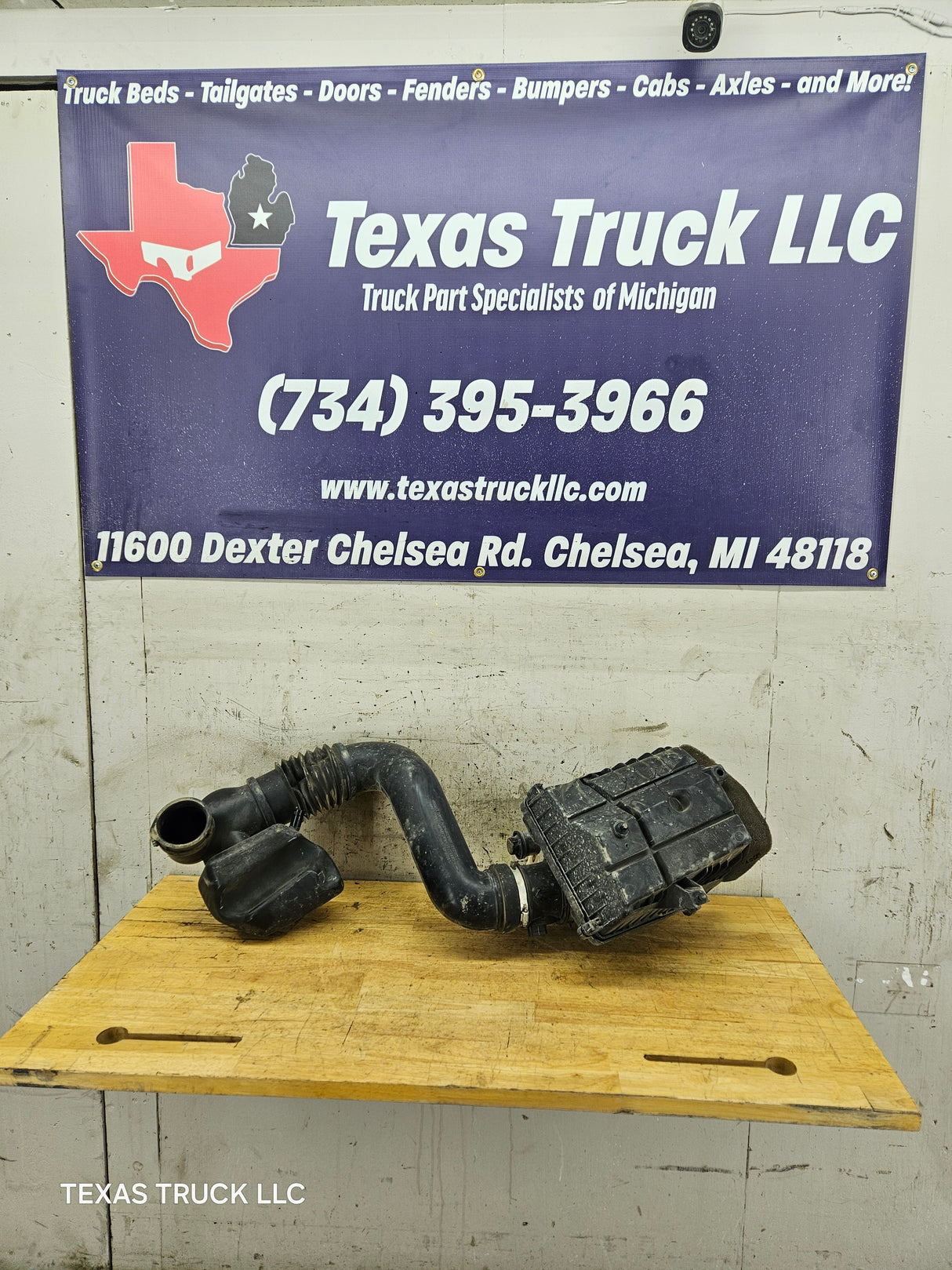 2008 Chevrolet Silverado / GMC Sierra 1500 4.3L Engine Air Intake Box Cleaner