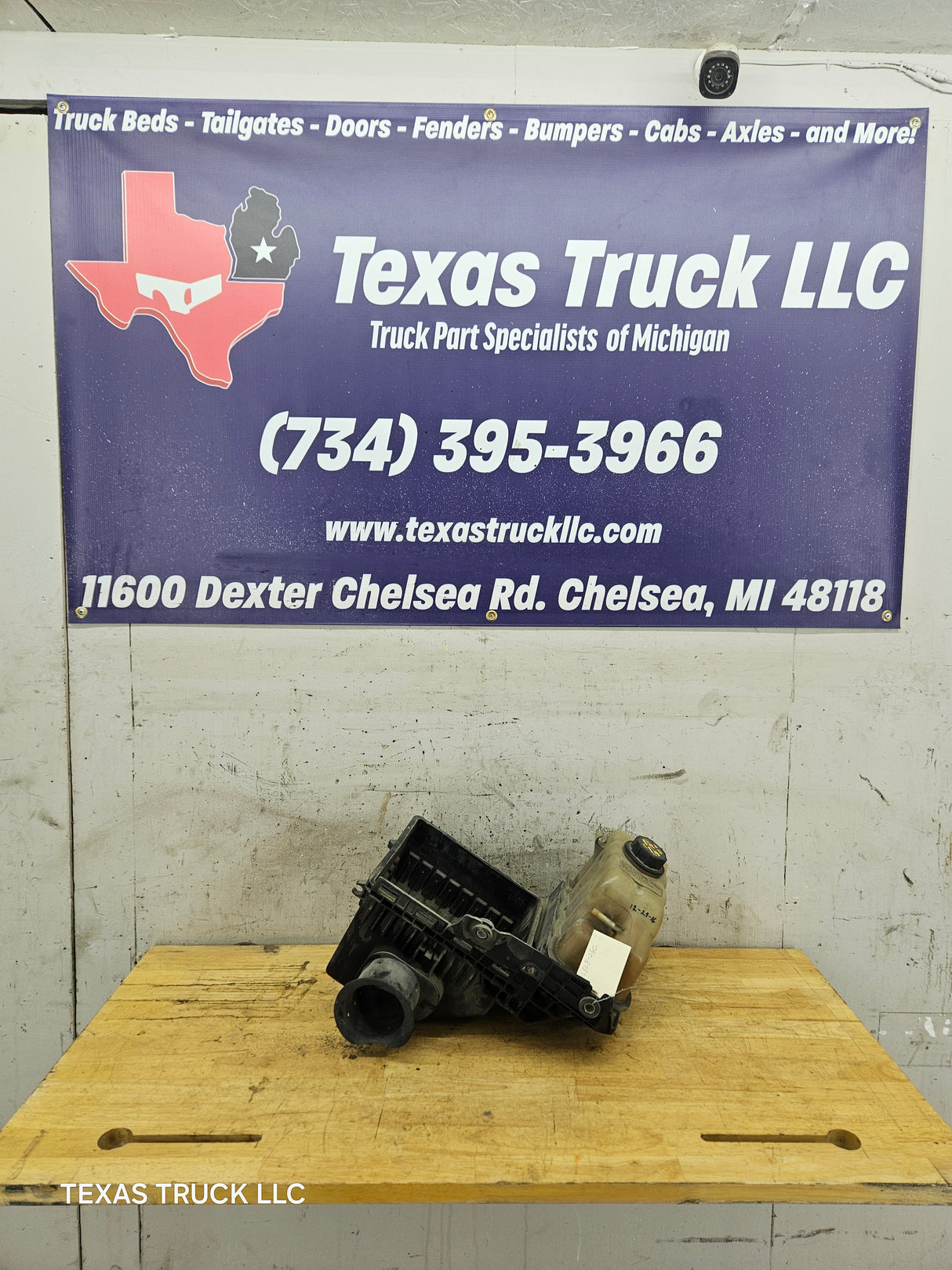 2008-2010 Ford Super Duty 6.8L Engine Coolant Reservoir Tray F250 F350 F450 F550