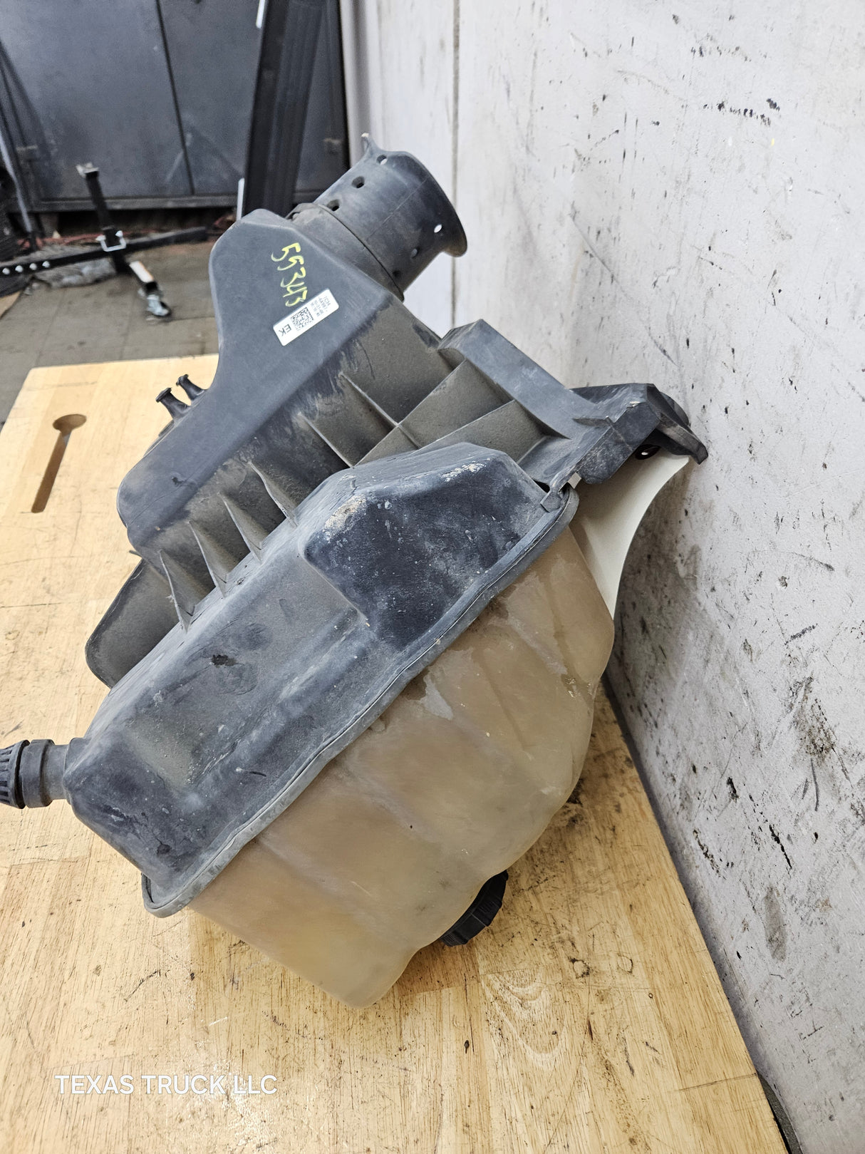 2008-2010 Ford Super Duty 6.8L Engine Coolant Reservoir Tray F250 F350 F450 F550