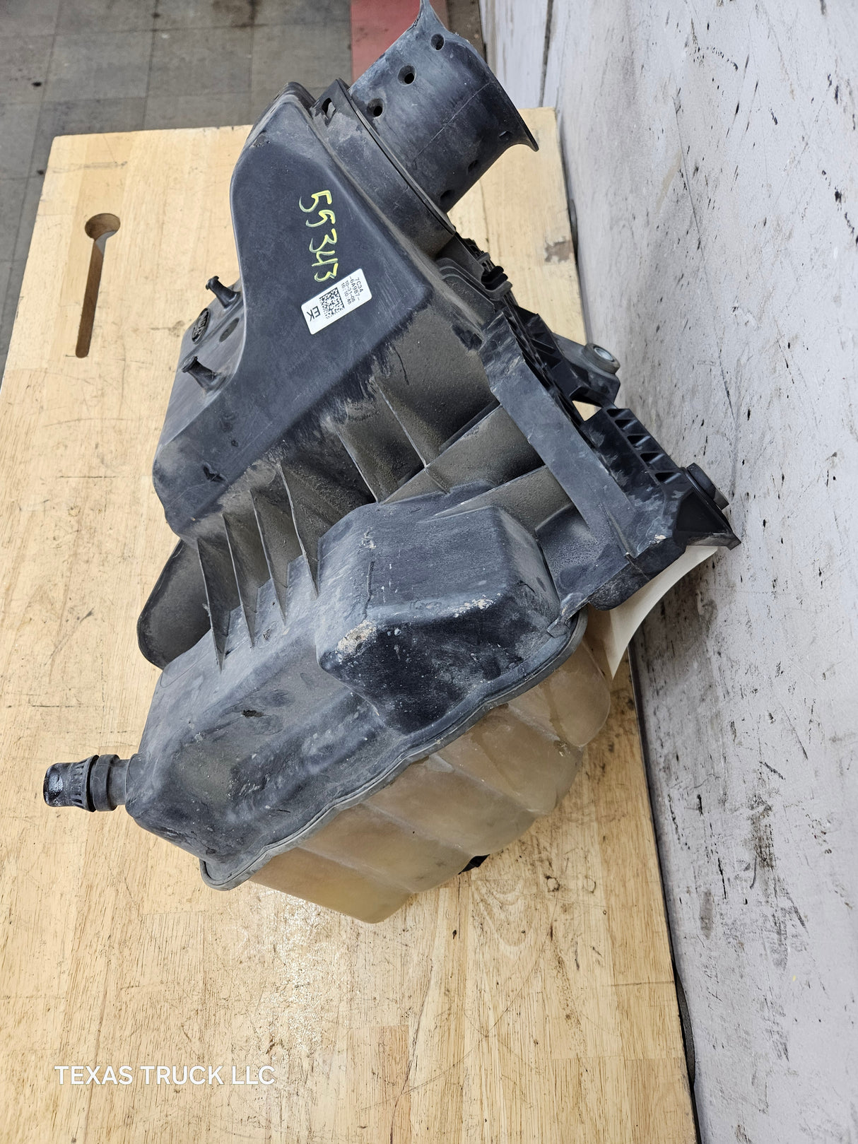 2008-2010 Ford Super Duty 6.8L Engine Coolant Reservoir Tray F250 F350 F450 F550