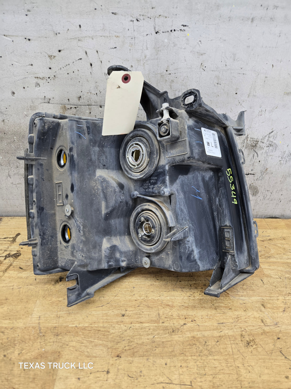 2007-2013 Chevrolet Silverado 1500 2500 3500 LH Driver Side Halogen Headlight 25833678