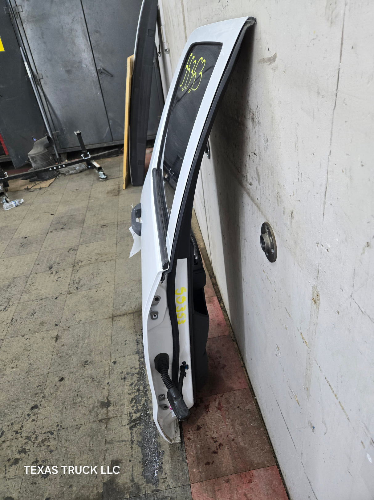 2014-2019 Chevrolet Silverado / GMC Sierra RH Rear Passenger Side Double Cab Door 1500 25000 3500 HD