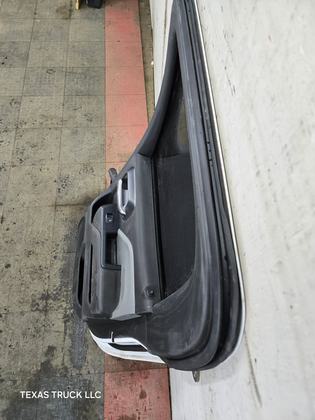 2014-2019 Chevrolet Silverado / GMC Sierra RH Rear Passenger Side Double Cab Door 1500 25000 3500 HD