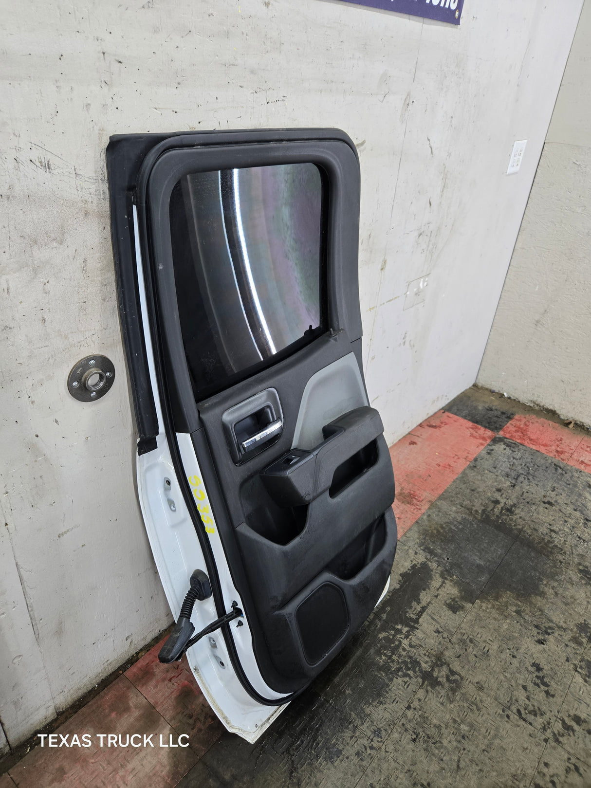 2014-2019 Chevrolet Silverado / GMC Sierra RH Rear Passenger Side Double Cab Door 1500 25000 3500 HD