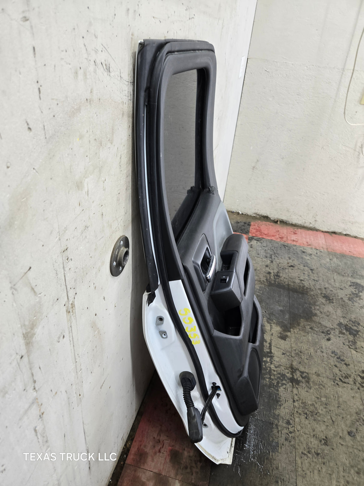 2014-2019 Chevrolet Silverado / GMC Sierra RH Rear Passenger Side Double Cab Door 1500 25000 3500 HD