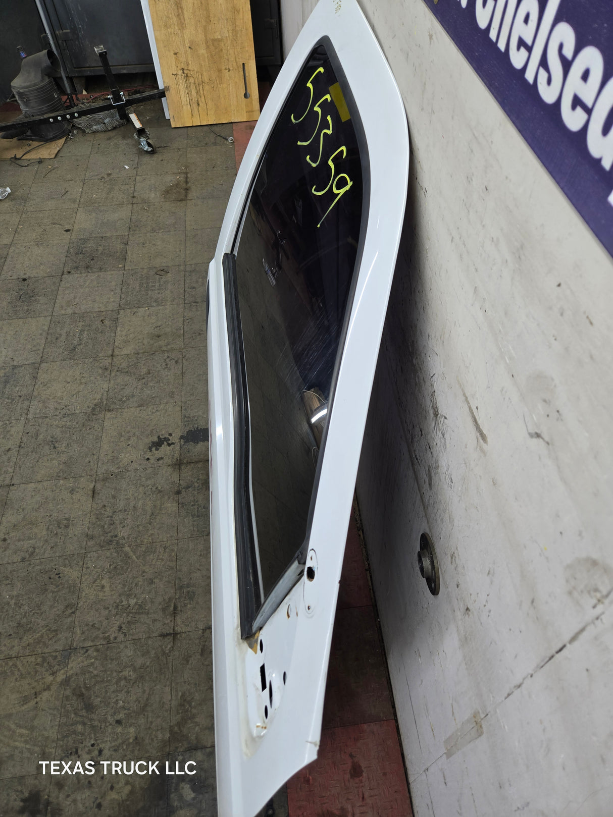 1999-2011 Ford Super Duty Front Passenger Side Door F250 F350 F450 F550