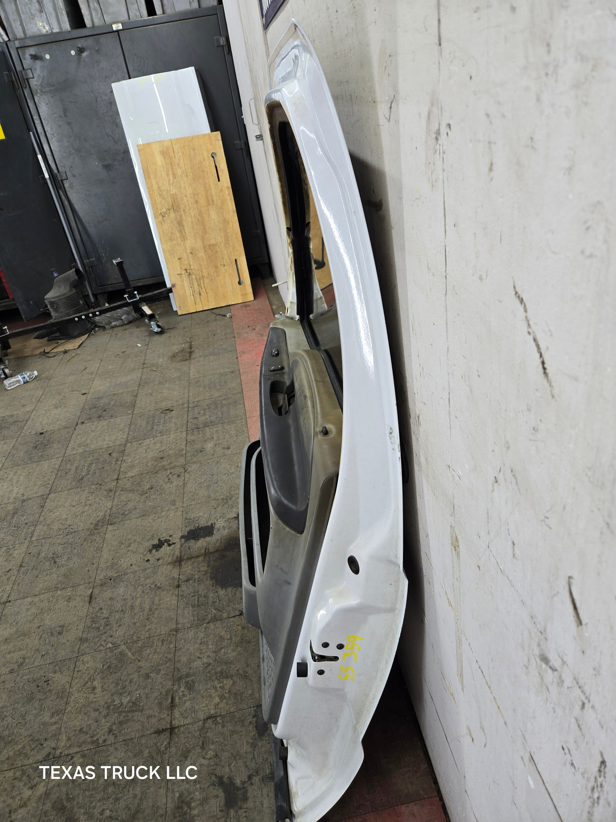 1999-2011 Ford Super Duty Front Passenger Side Door F250 F350 F450 F550