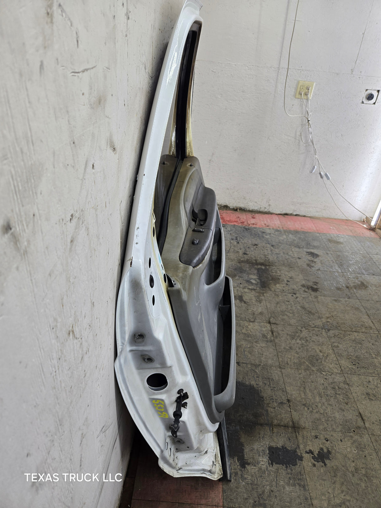 1999-2011 Ford Super Duty Front Passenger Side Door F250 F350 F450 F550