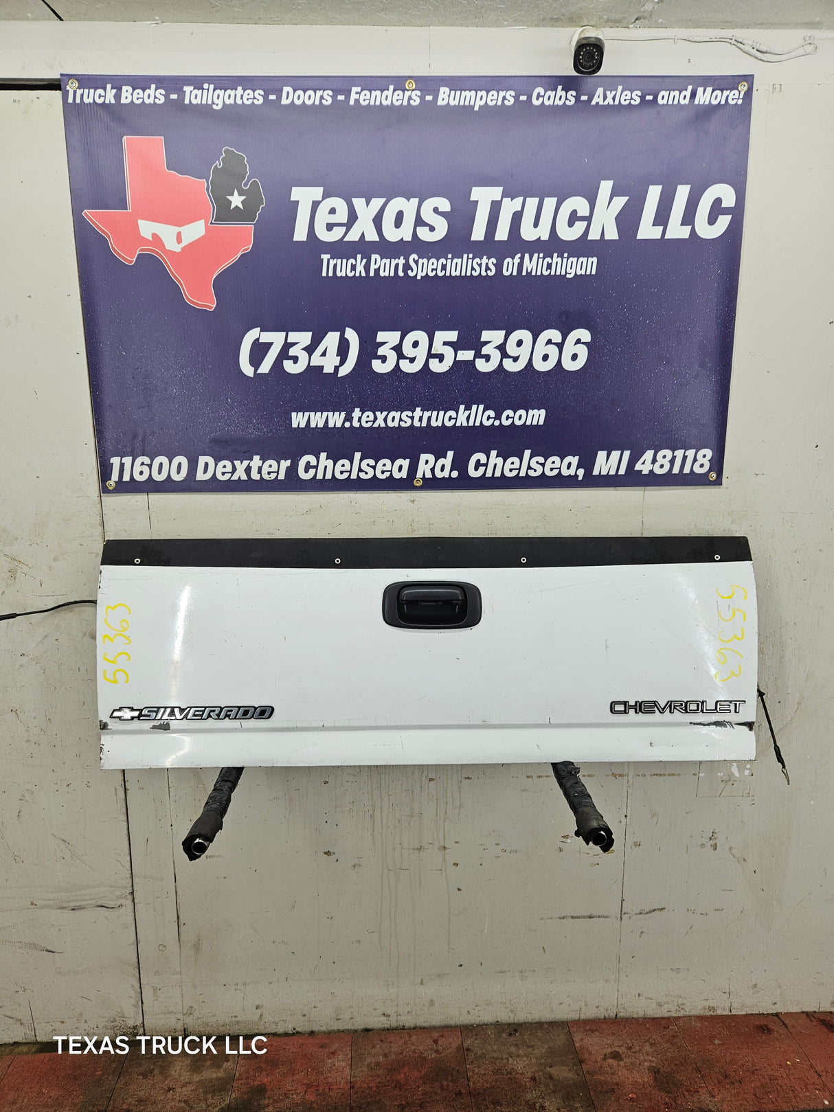 1999-2007 Chevrolet Silverado / GMC Sierra 1500 2500 3500 HD Tailgate