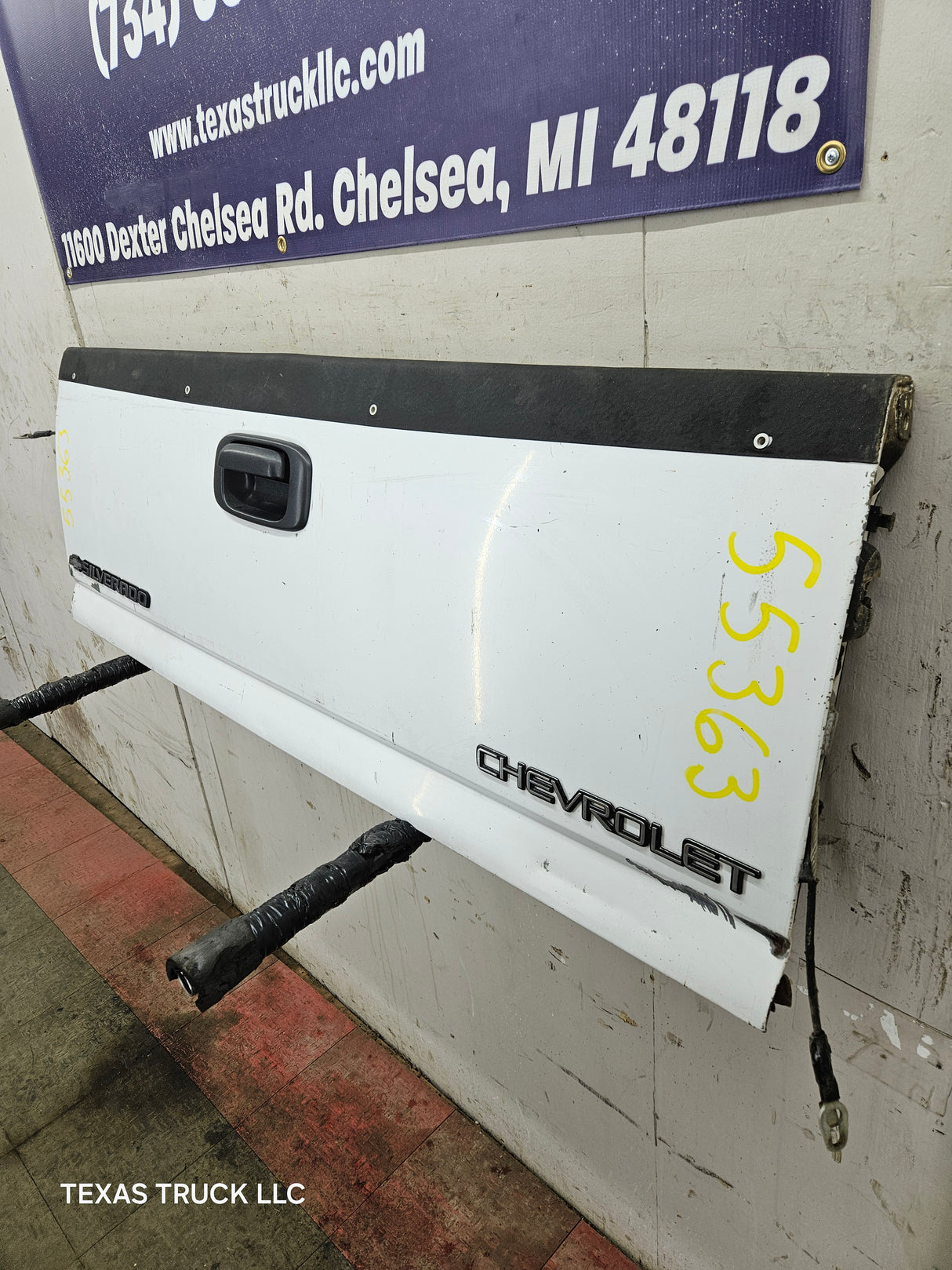 1999-2007 Chevrolet Silverado / GMC Sierra 1500 2500 3500 HD Tailgate