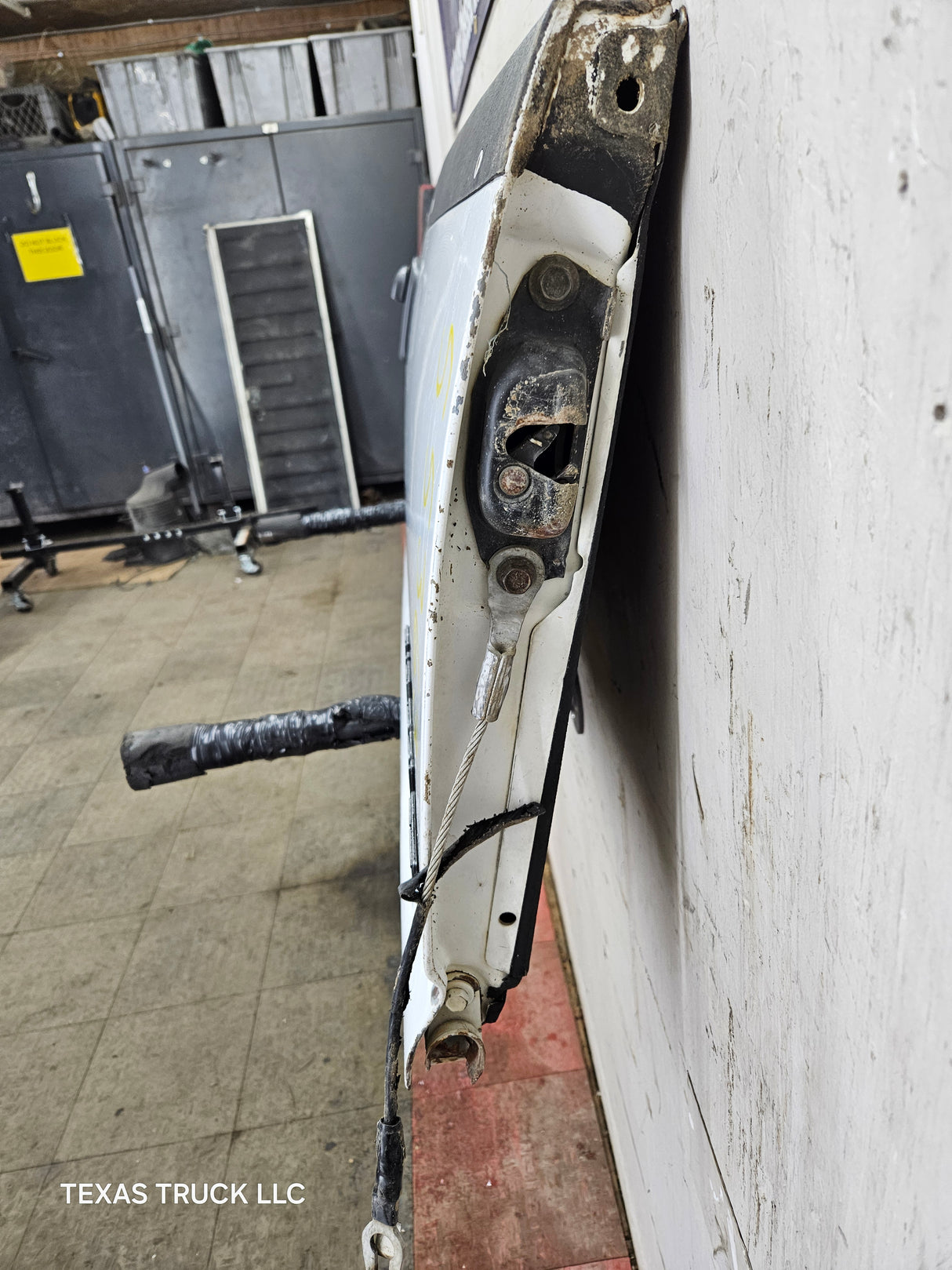 1999-2007 Chevrolet Silverado / GMC Sierra 1500 2500 3500 HD Tailgate