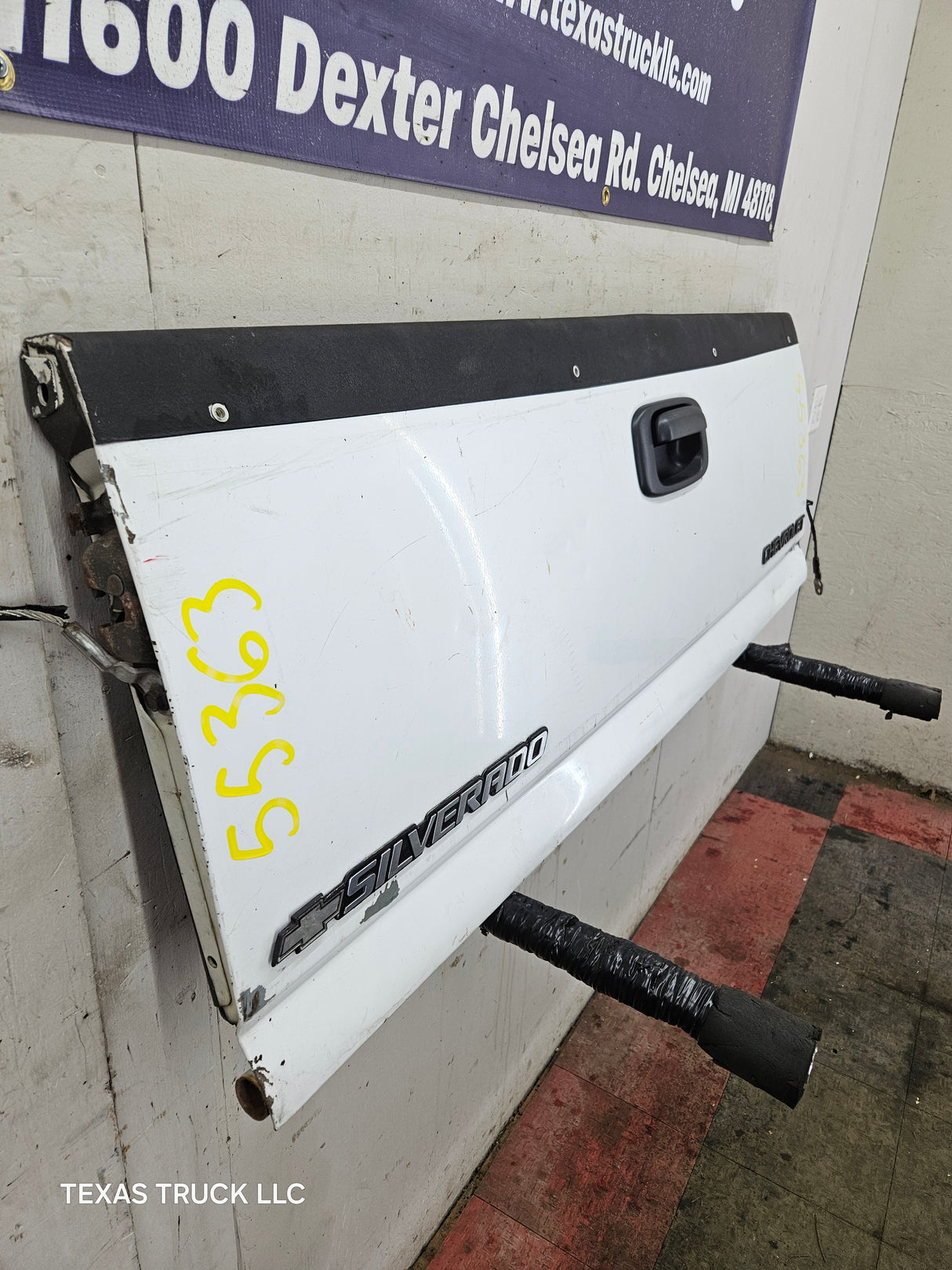 1999-2007 Chevrolet Silverado / GMC Sierra 1500 2500 3500 HD Tailgate