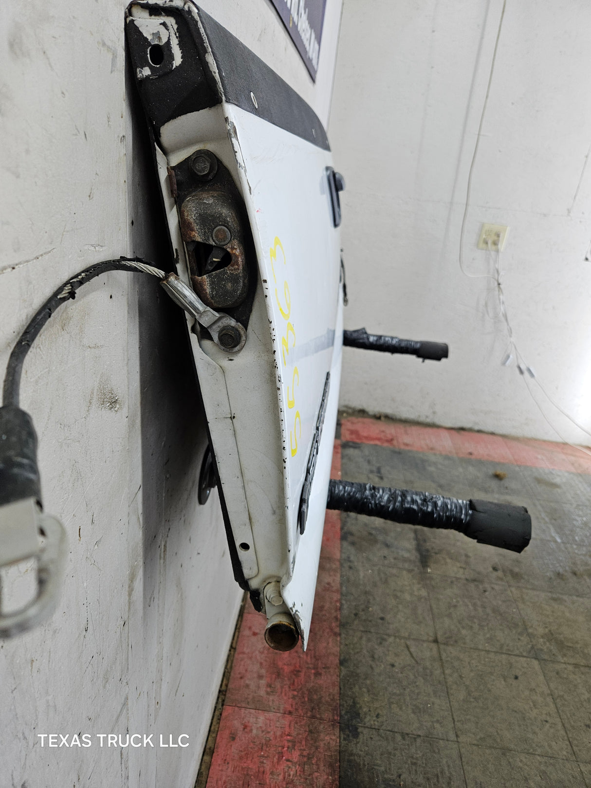 1999-2007 Chevrolet Silverado / GMC Sierra 1500 2500 3500 HD Tailgate