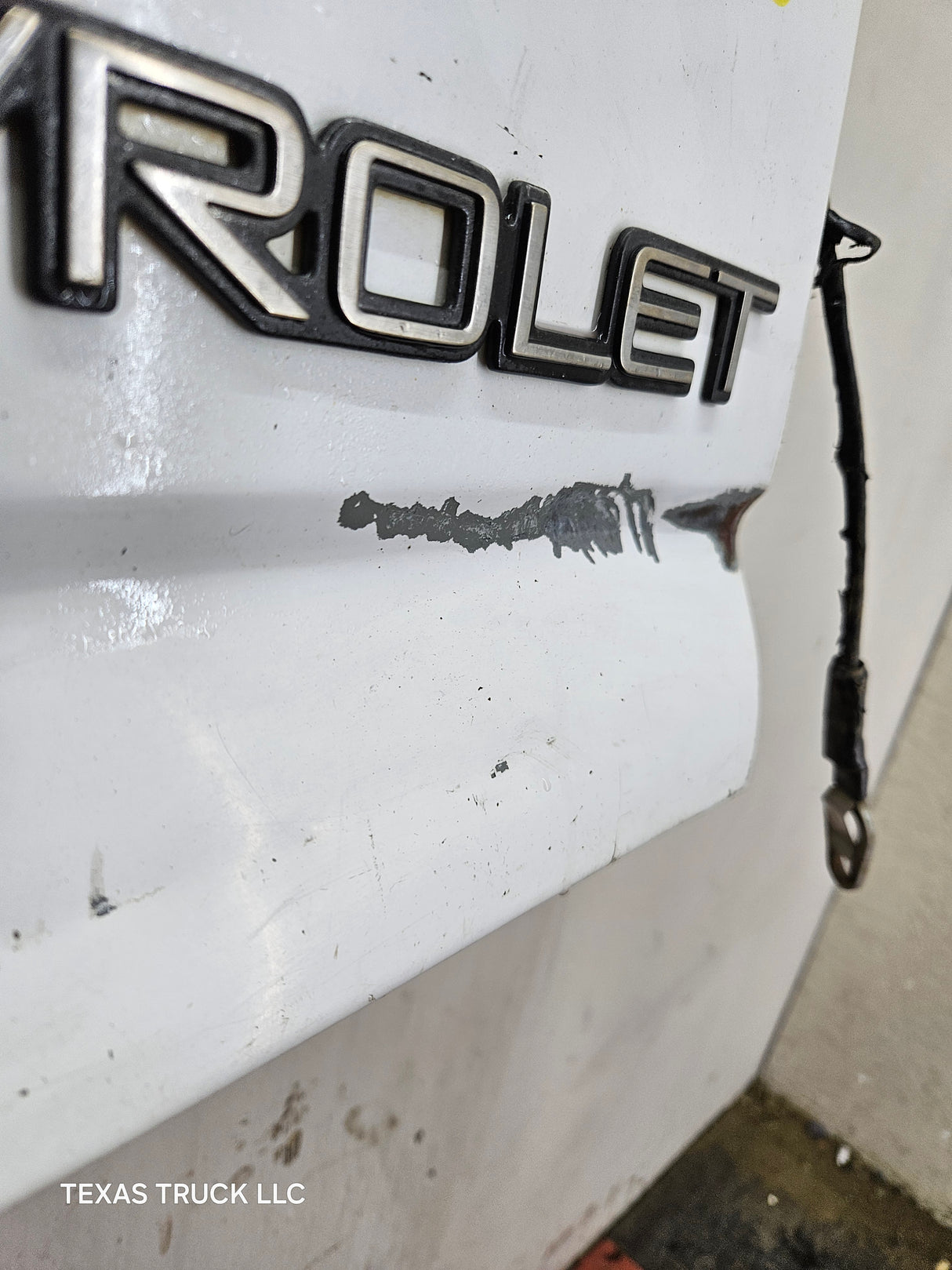 1999-2007 Chevrolet Silverado / GMC Sierra 1500 2500 3500 HD Tailgate