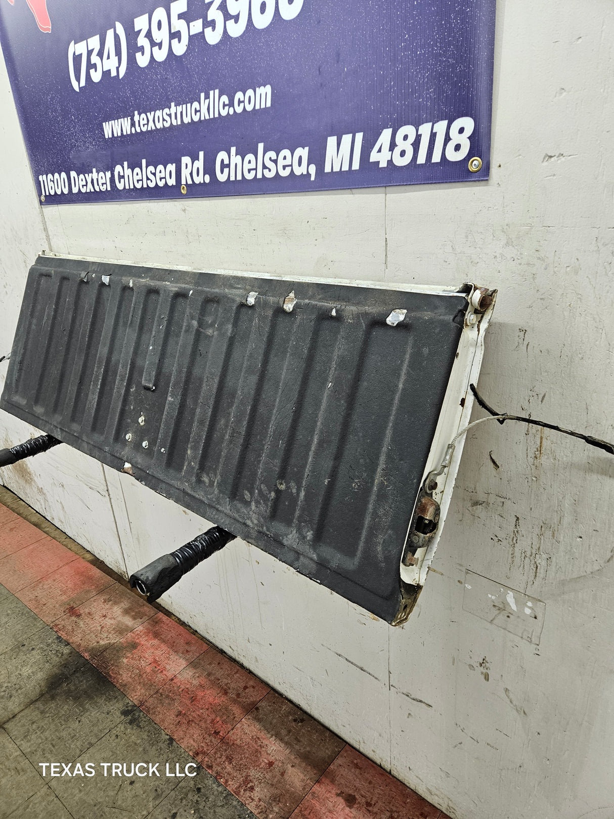 1999-2007 Chevrolet Silverado / GMC Sierra 1500 2500 3500 HD Tailgate