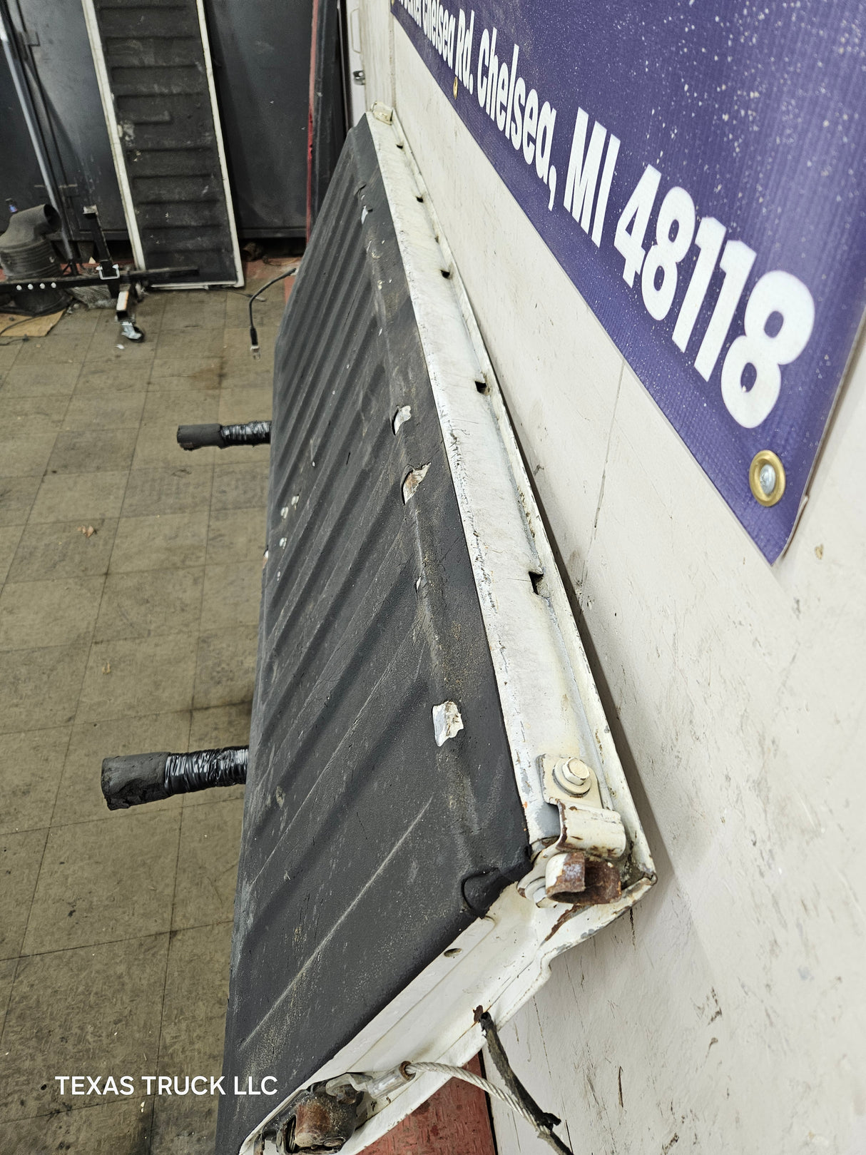 1999-2007 Chevrolet Silverado / GMC Sierra 1500 2500 3500 HD Tailgate