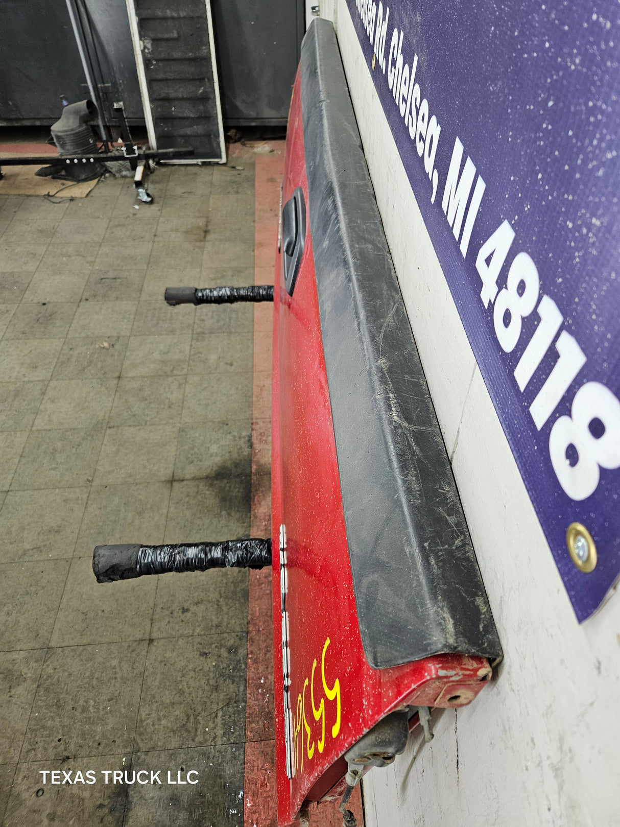 1999-2007 Chevrolet Silverado / GMC Sierra 1500 2500 3500 HD Tailgate