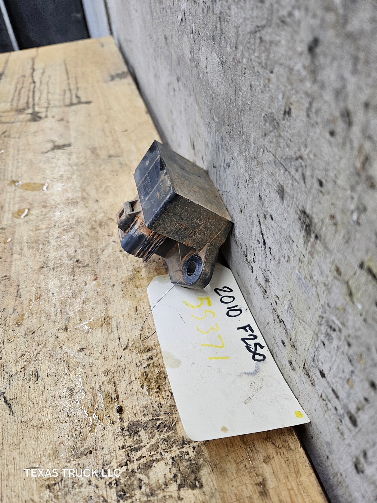 2010 Ford F250 5.4L Fuel Pump Driver Module Control Unit D7790045-0A