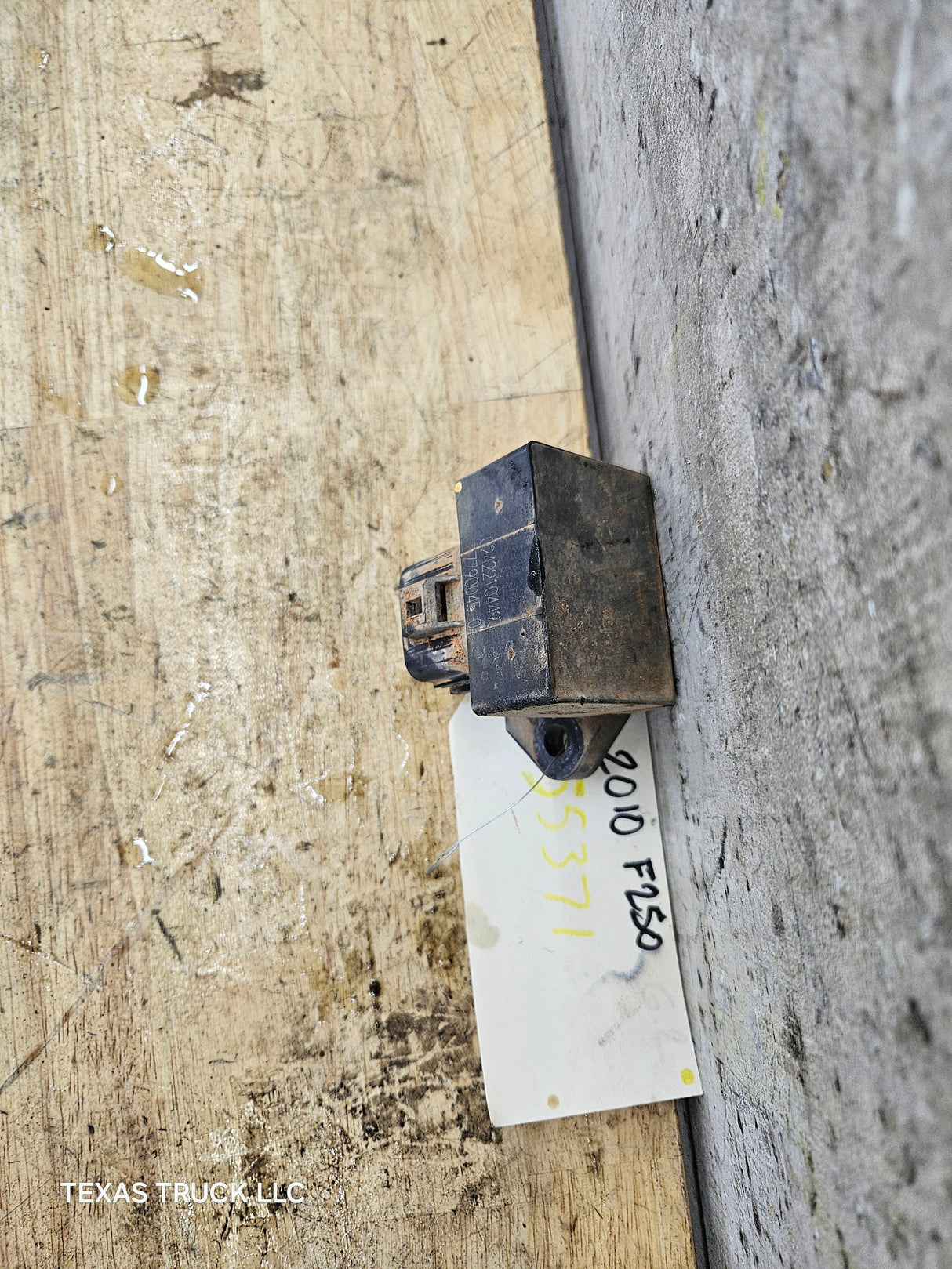 2010 Ford F250 5.4L Fuel Pump Driver Module Control Unit D7790045-0A