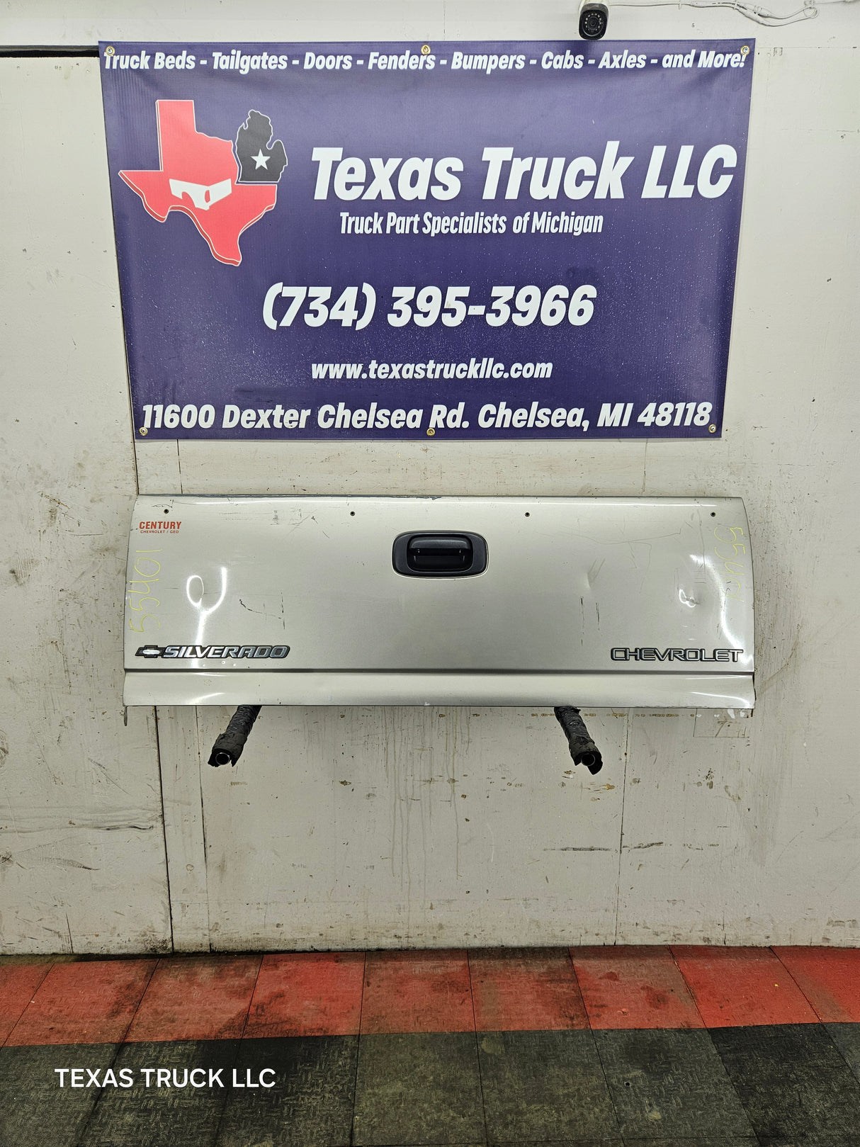 1999-2007 Chevrolet Silverado / GMC Sierra 1500 2500 3500 HD Tailgate