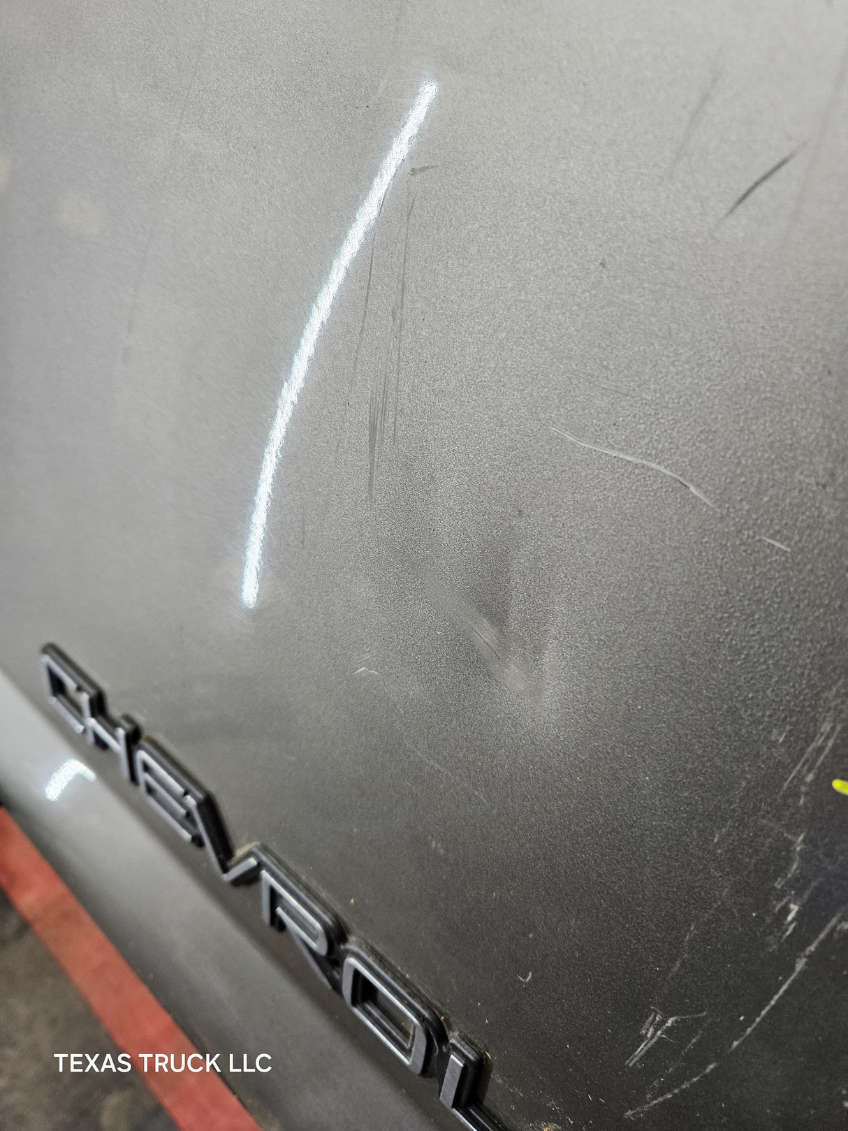 1999-2007 Chevrolet Silverado / GMC Sierra 1500 2500 3500 HD Tailgate