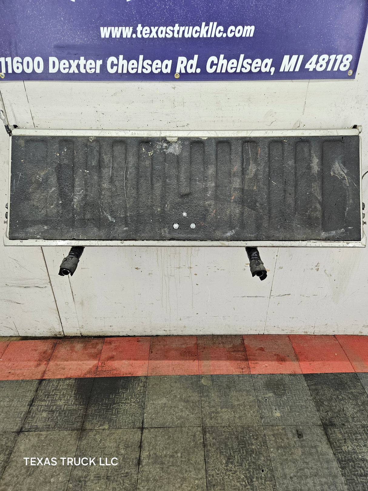 1999-2007 Chevrolet Silverado / GMC Sierra 1500 2500 3500 HD Tailgate