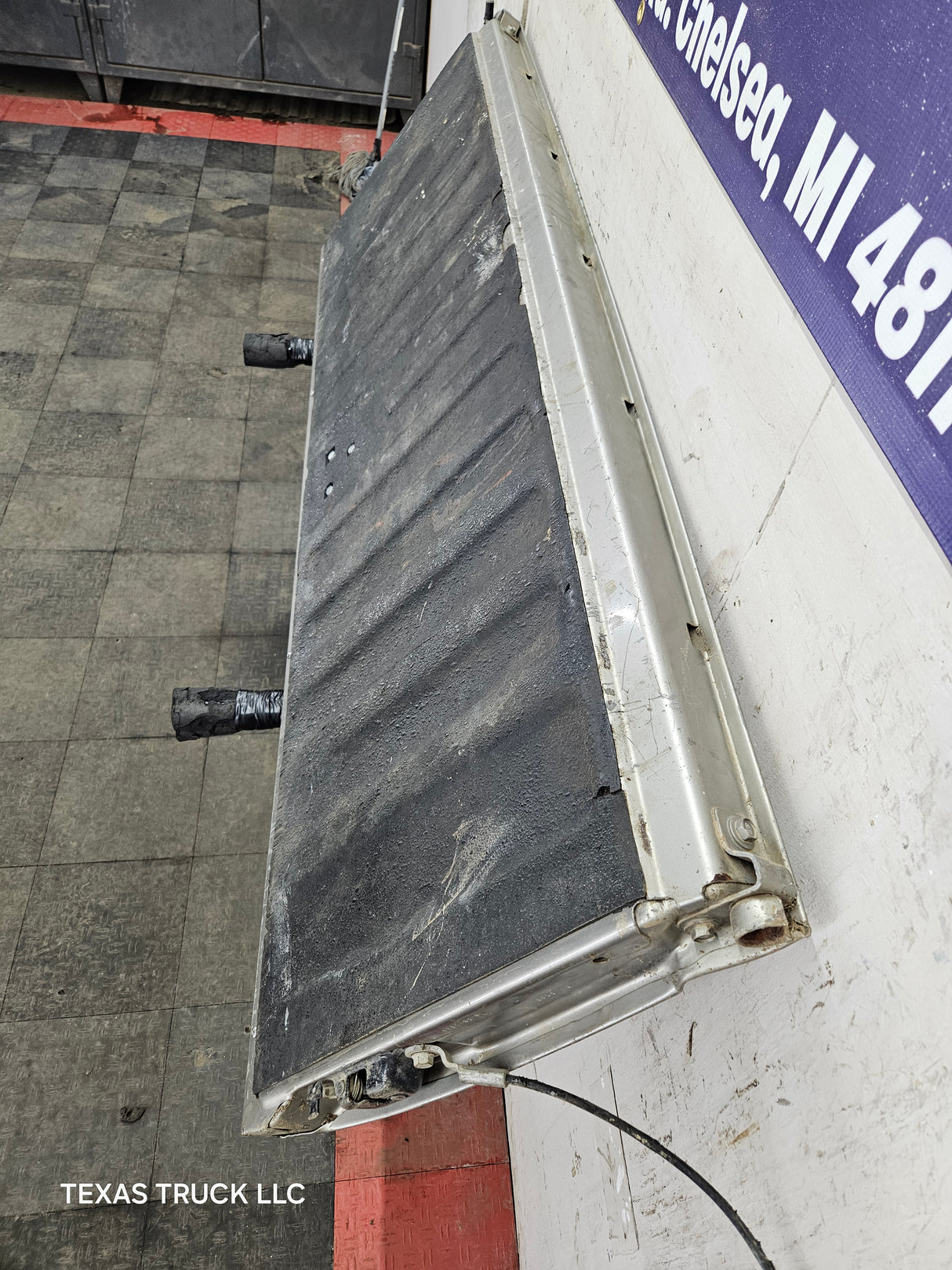 1999-2007 Chevrolet Silverado / GMC Sierra 1500 2500 3500 HD Tailgate