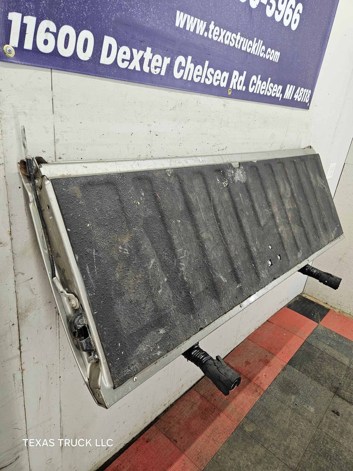 1999-2007 Chevrolet Silverado / GMC Sierra 1500 2500 3500 HD Tailgate