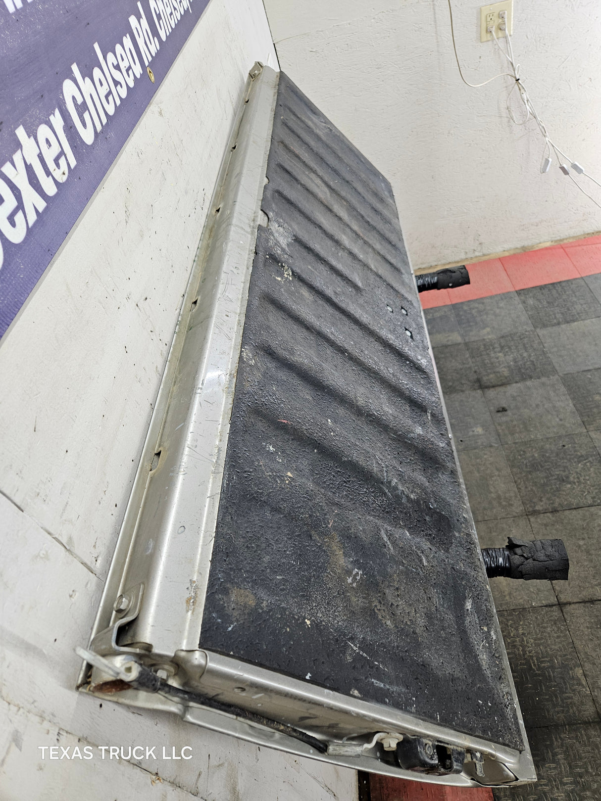 1999-2007 Chevrolet Silverado / GMC Sierra 1500 2500 3500 HD Tailgate