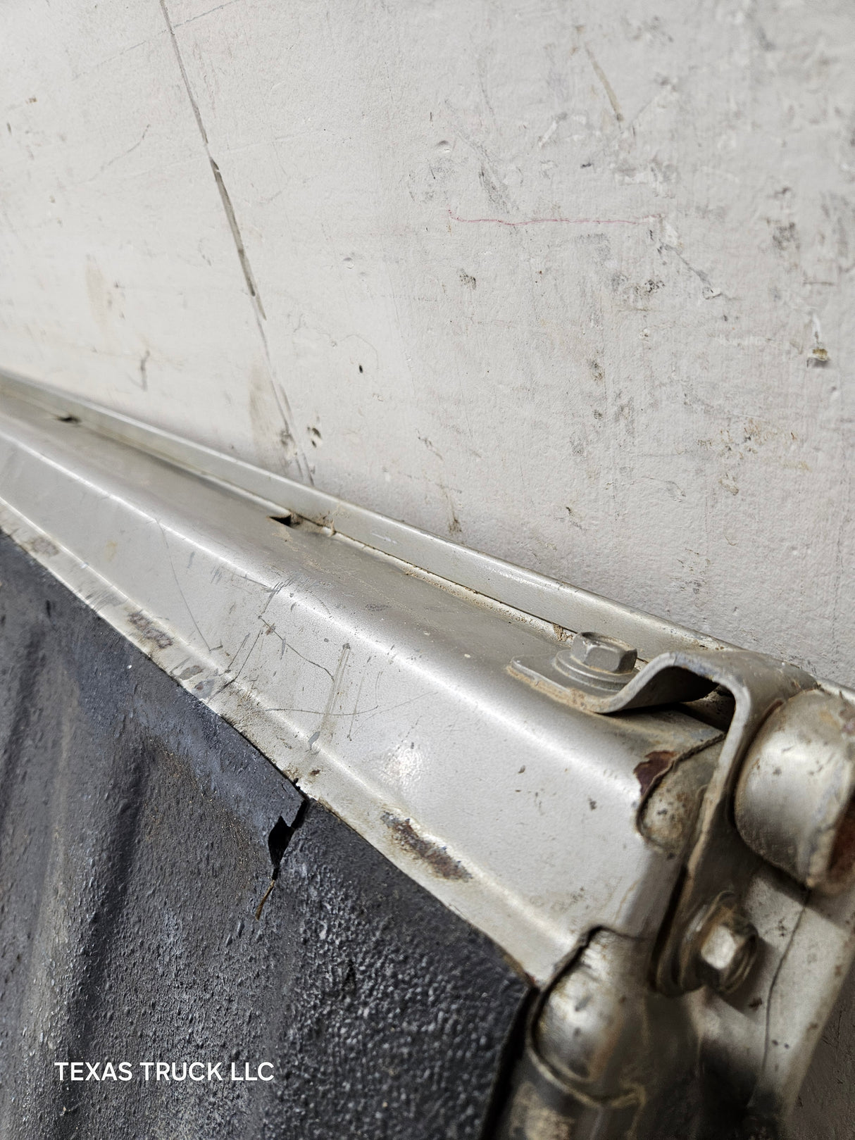 1999-2007 Chevrolet Silverado / GMC Sierra 1500 2500 3500 HD Tailgate