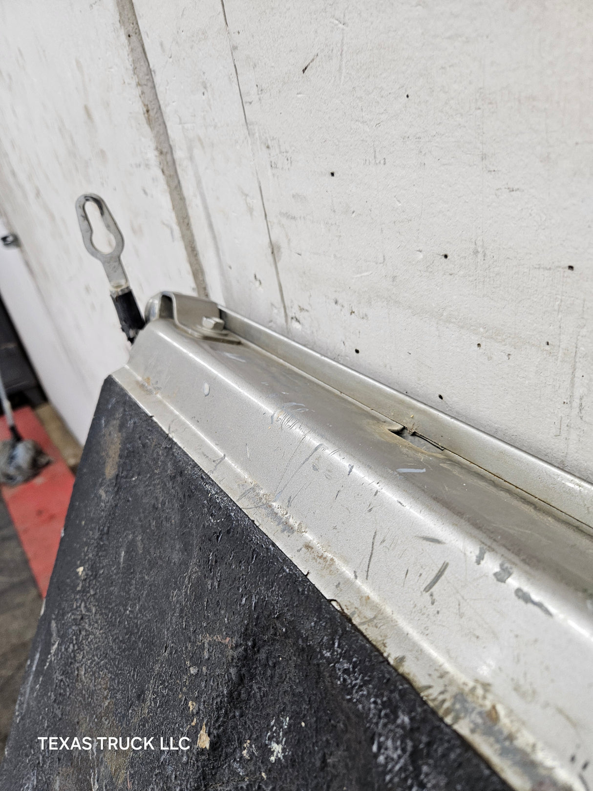 1999-2007 Chevrolet Silverado / GMC Sierra 1500 2500 3500 HD Tailgate