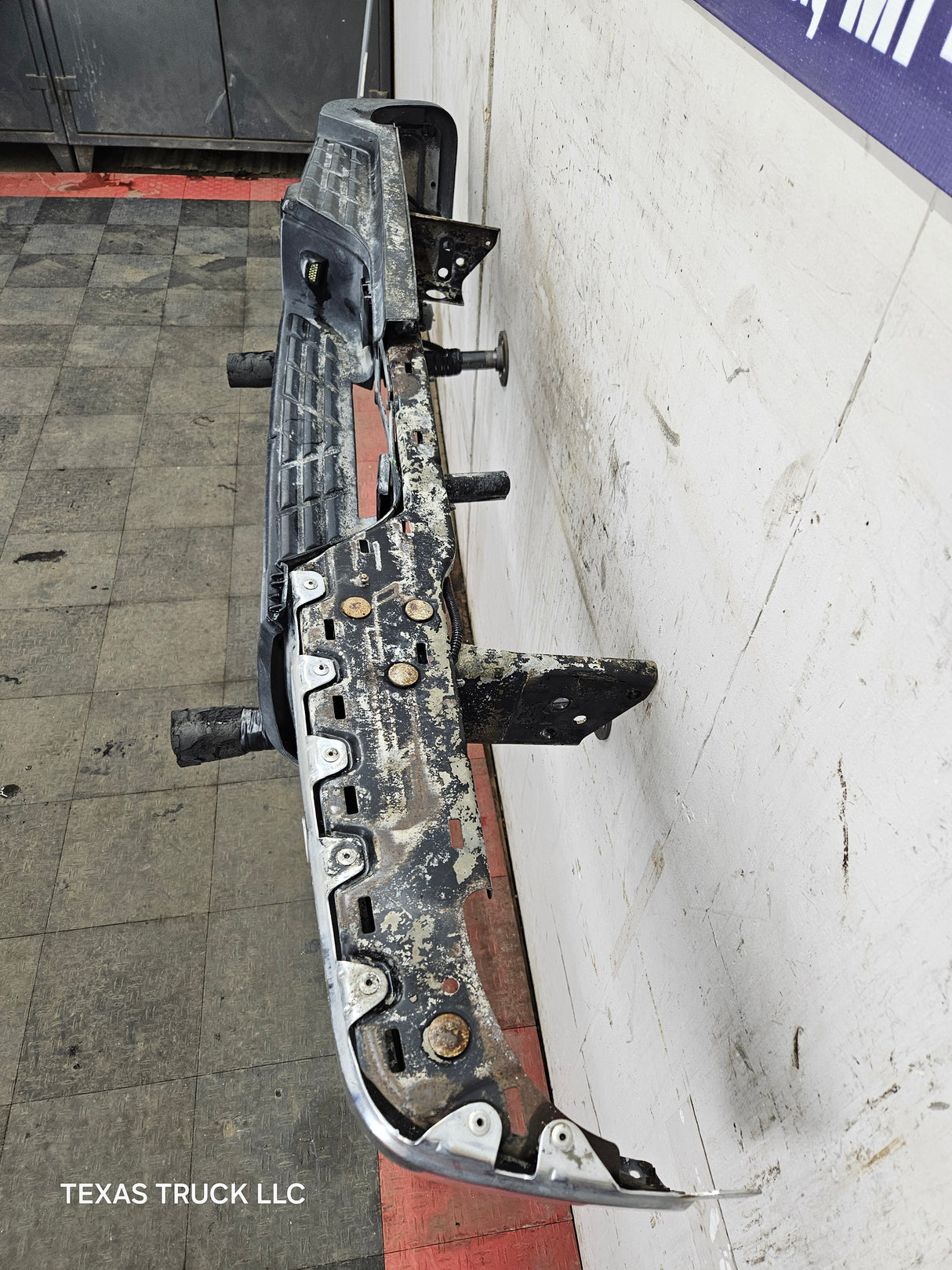 2007-2010 Chevrolet Silverado / GMC Sierra 2500 3500 HD Rear Bumper