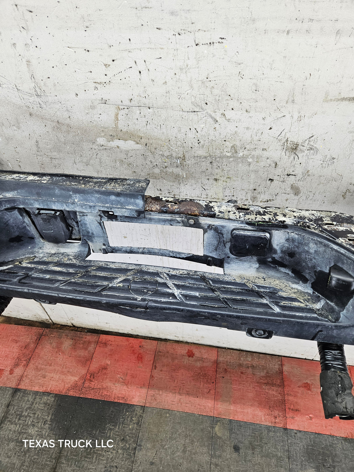 2007-2010 Chevrolet Silverado / GMC Sierra 2500 3500 HD Rear Bumper