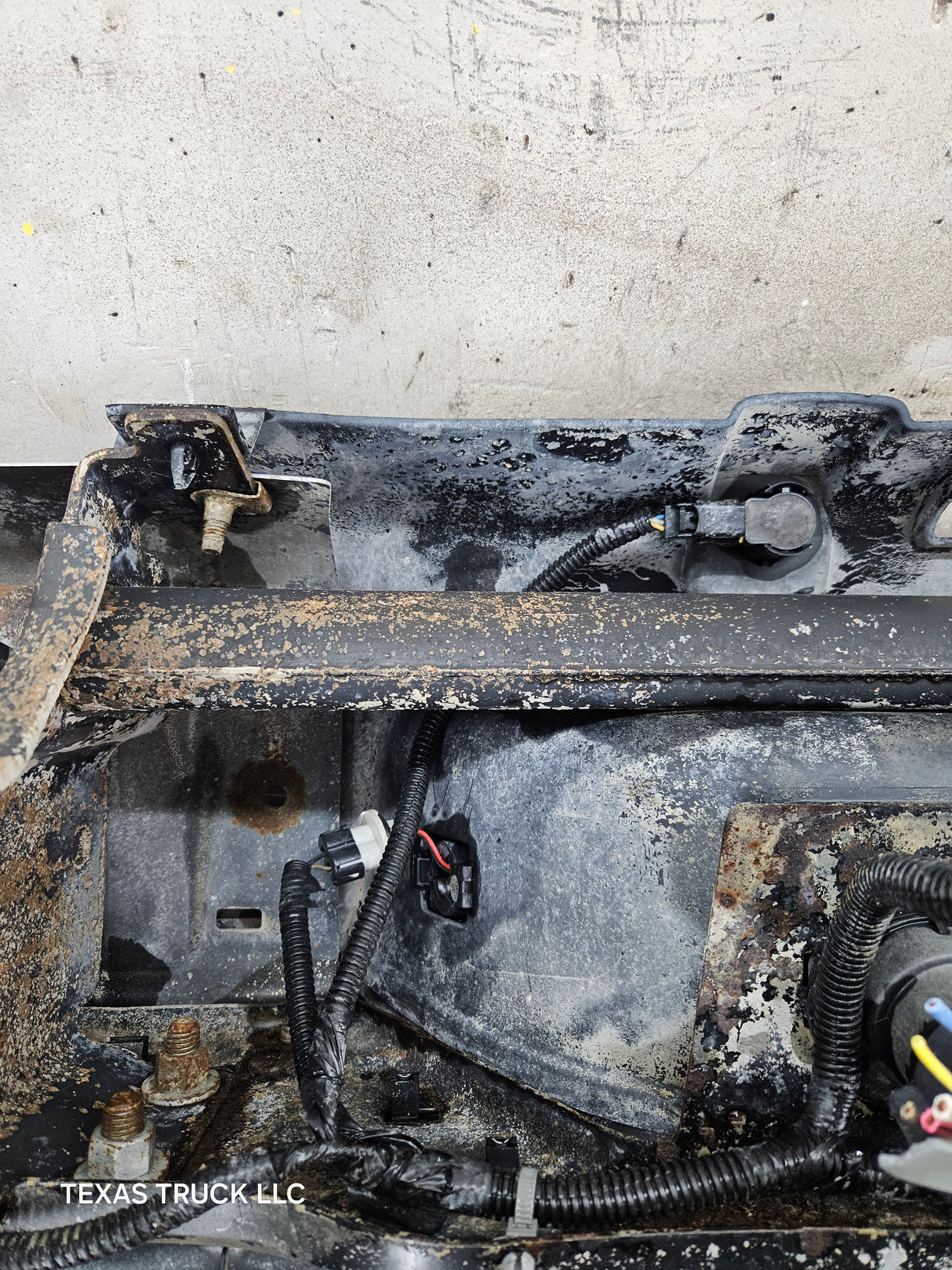 2007-2010 Chevrolet Silverado / GMC Sierra 2500 3500 HD Rear Bumper