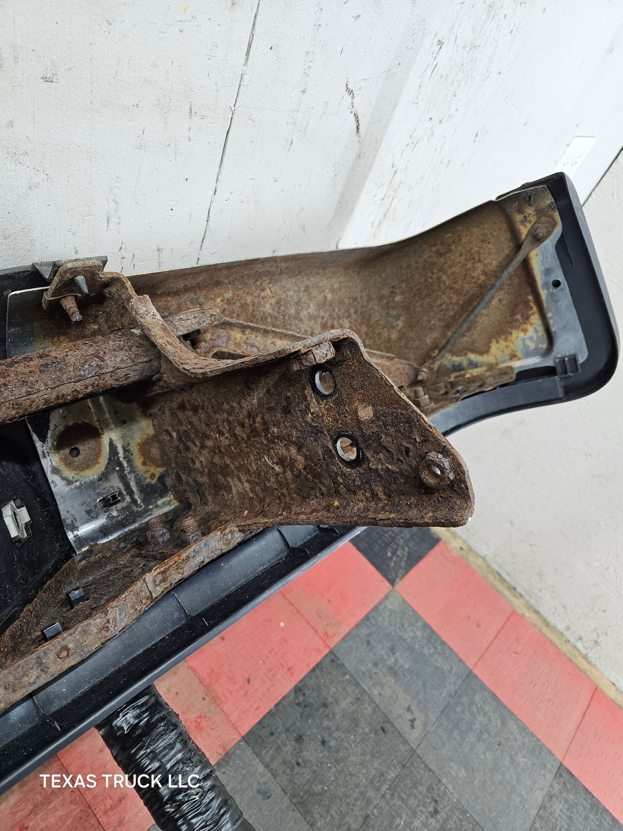 2007-2010 Chevrolet Silverado / GMC Sierra 2500 3500 HD Rear Bumper