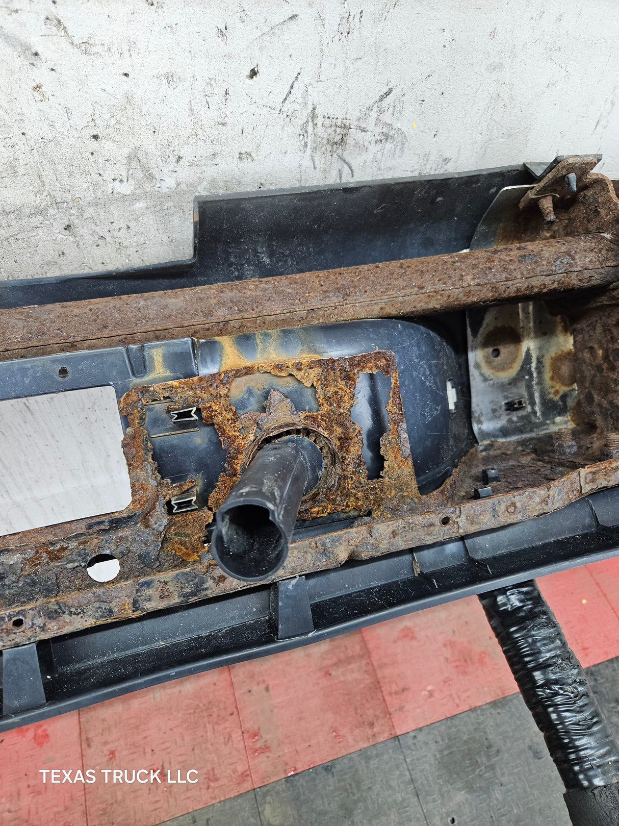 2007-2010 Chevrolet Silverado / GMC Sierra 2500 3500 HD Rear Bumper