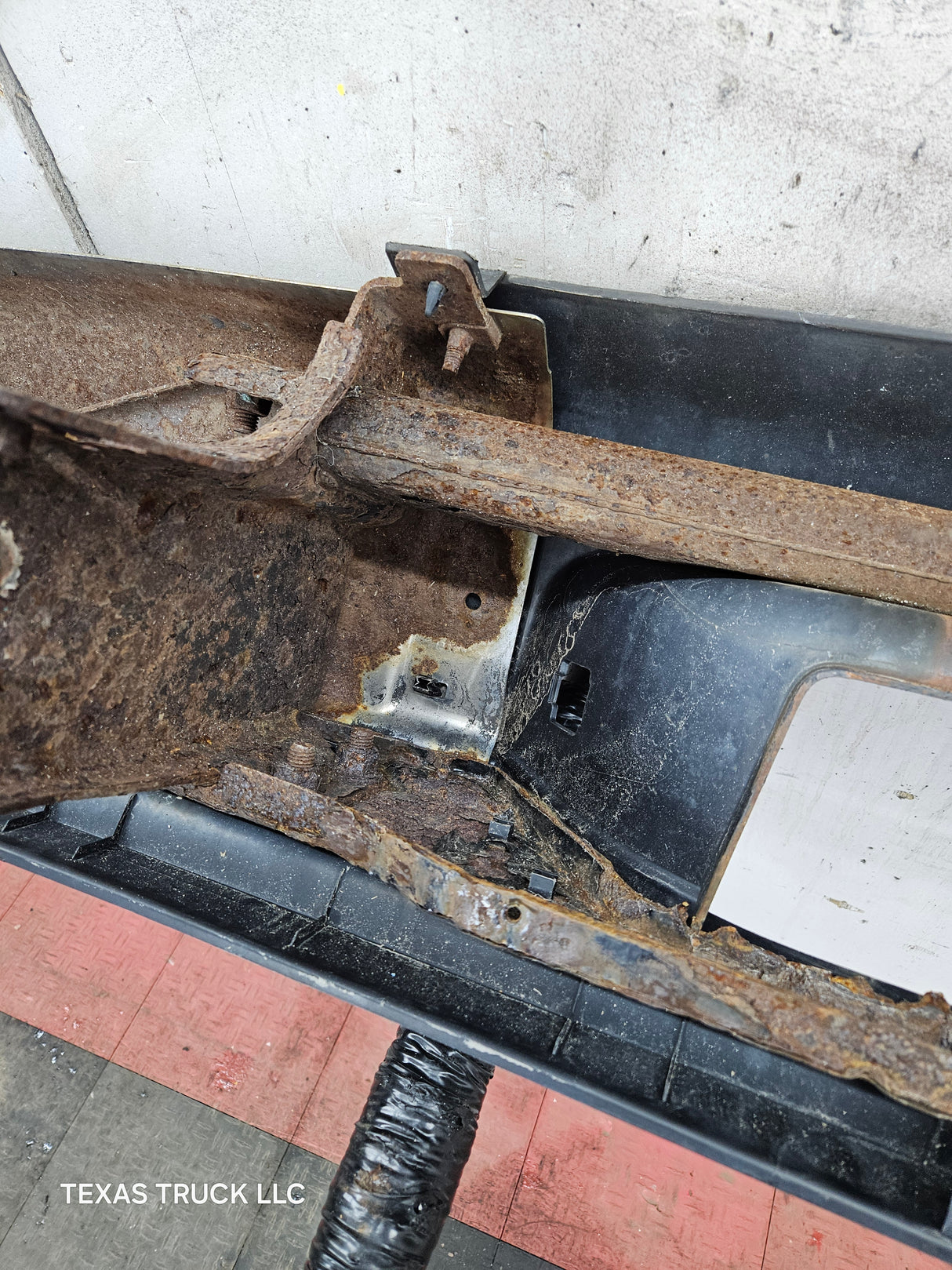 2007-2010 Chevrolet Silverado / GMC Sierra 2500 3500 HD Rear Bumper