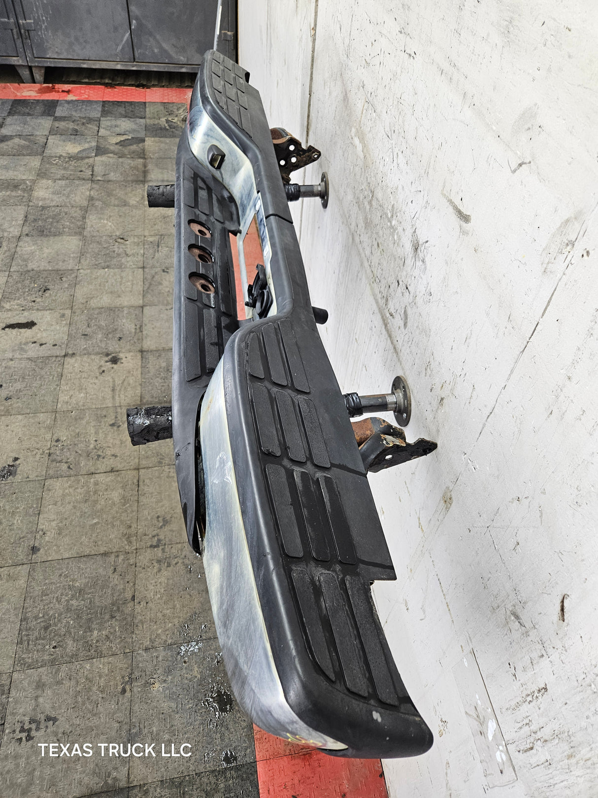1999-2007 Chevrolet Silverado / GMC Sierra 1500 Rear Bumper
